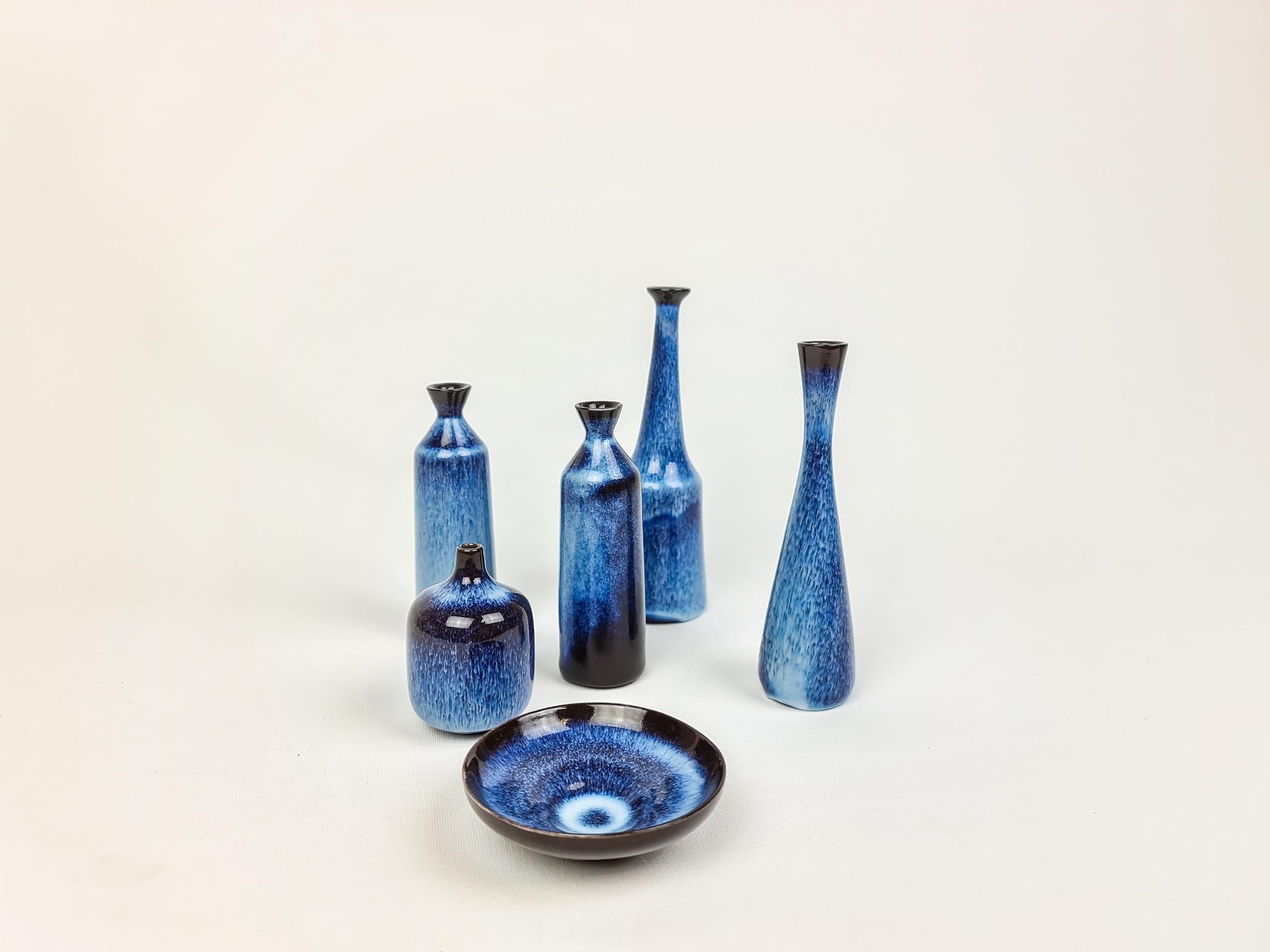 Swedish Midcentury Modern Set of 6 Mini Ceramic Vases Rörstrand Gunnar Nylund, Sweden For Sale