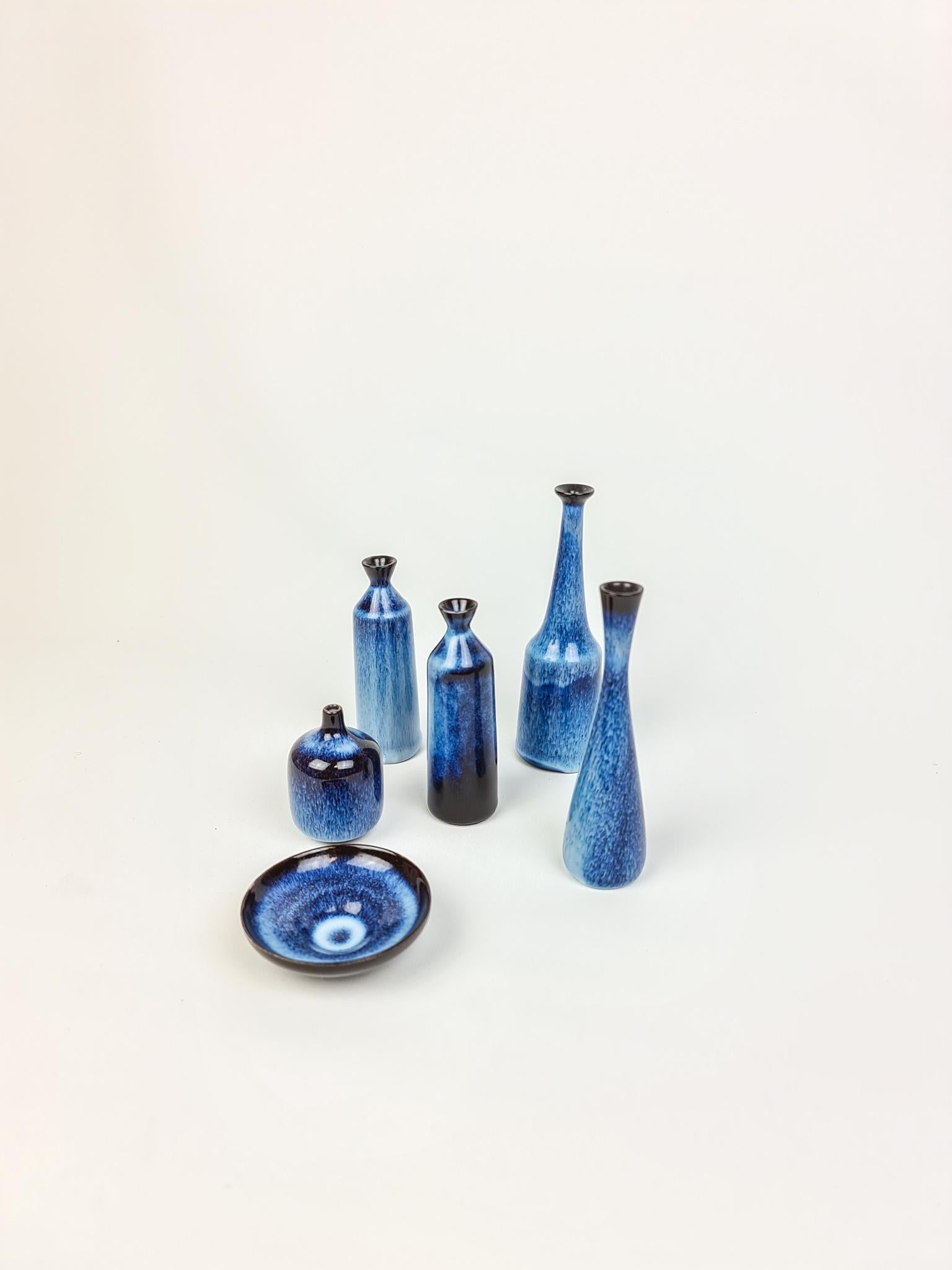 Midcentury Modern Set of 6 Mini Ceramic Vases Rörstrand Gunnar Nylund, Sweden In Good Condition For Sale In Hillringsberg, SE