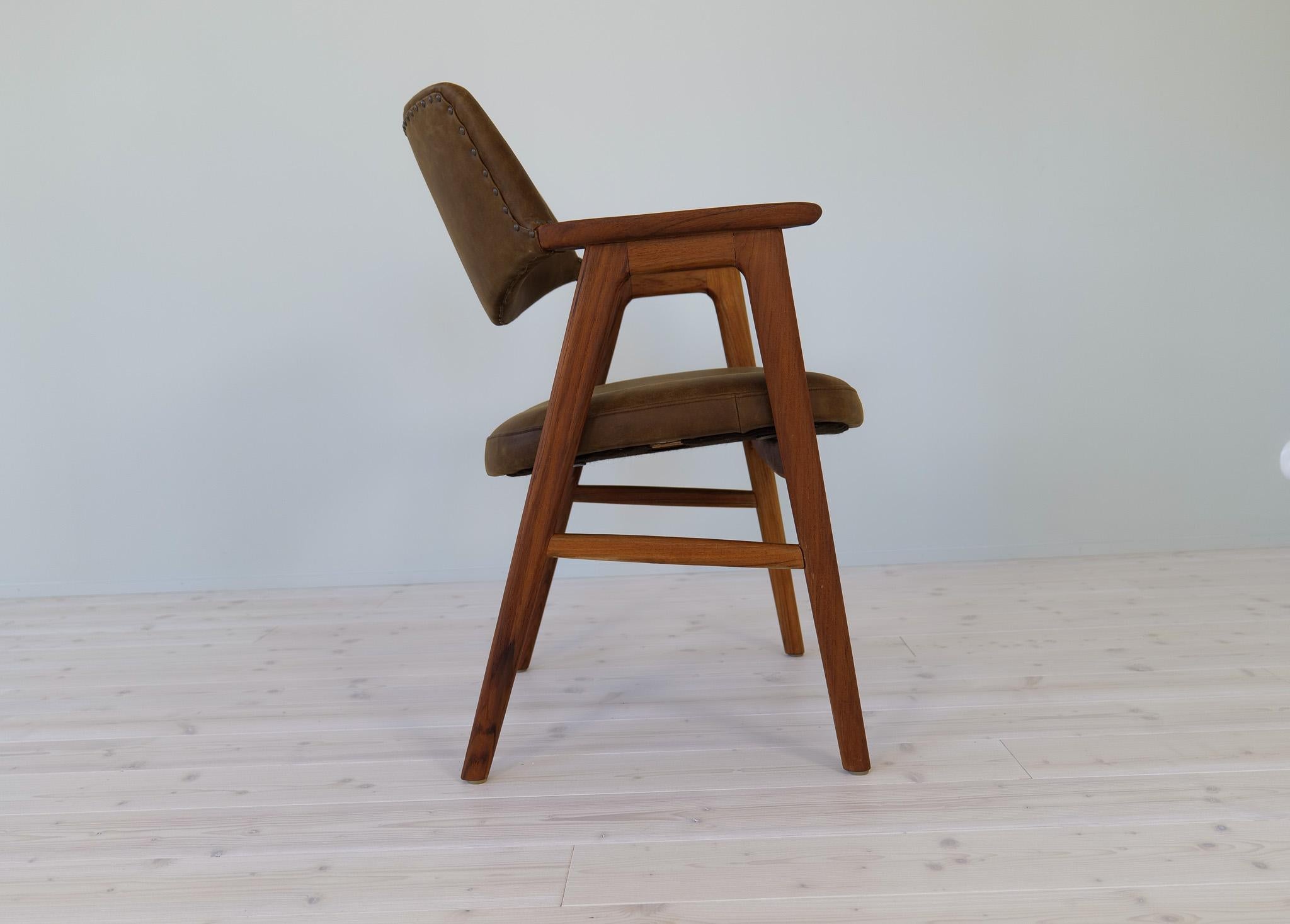 Midcentury Modern Erik Kirkegaard Danish Teak and Leather Desk Chairs, 1960s For Sale 6