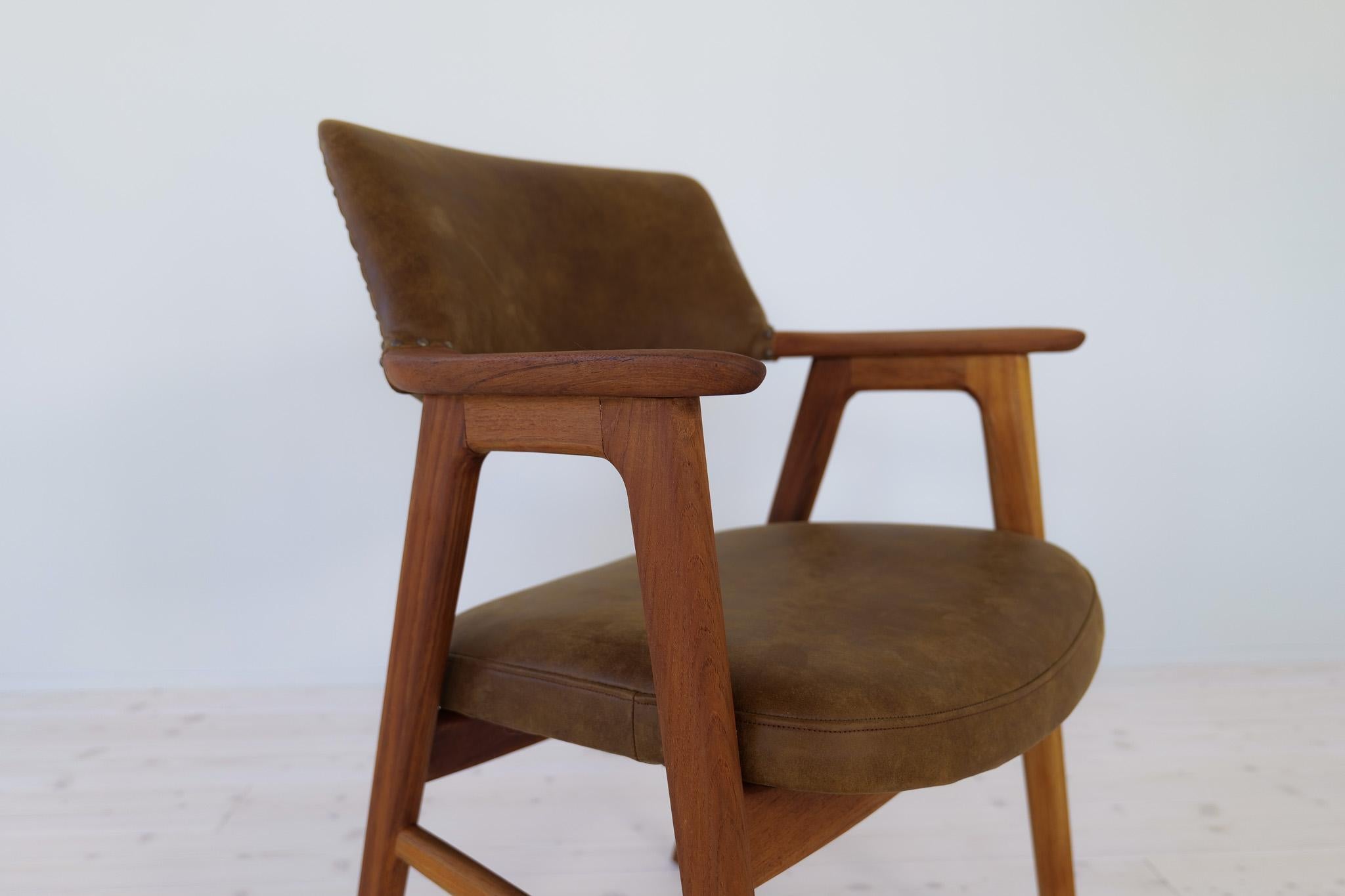Midcentury Modern Erik Kirkegaard Danish Teak and Leather Desk Chairs, 1960s For Sale 8