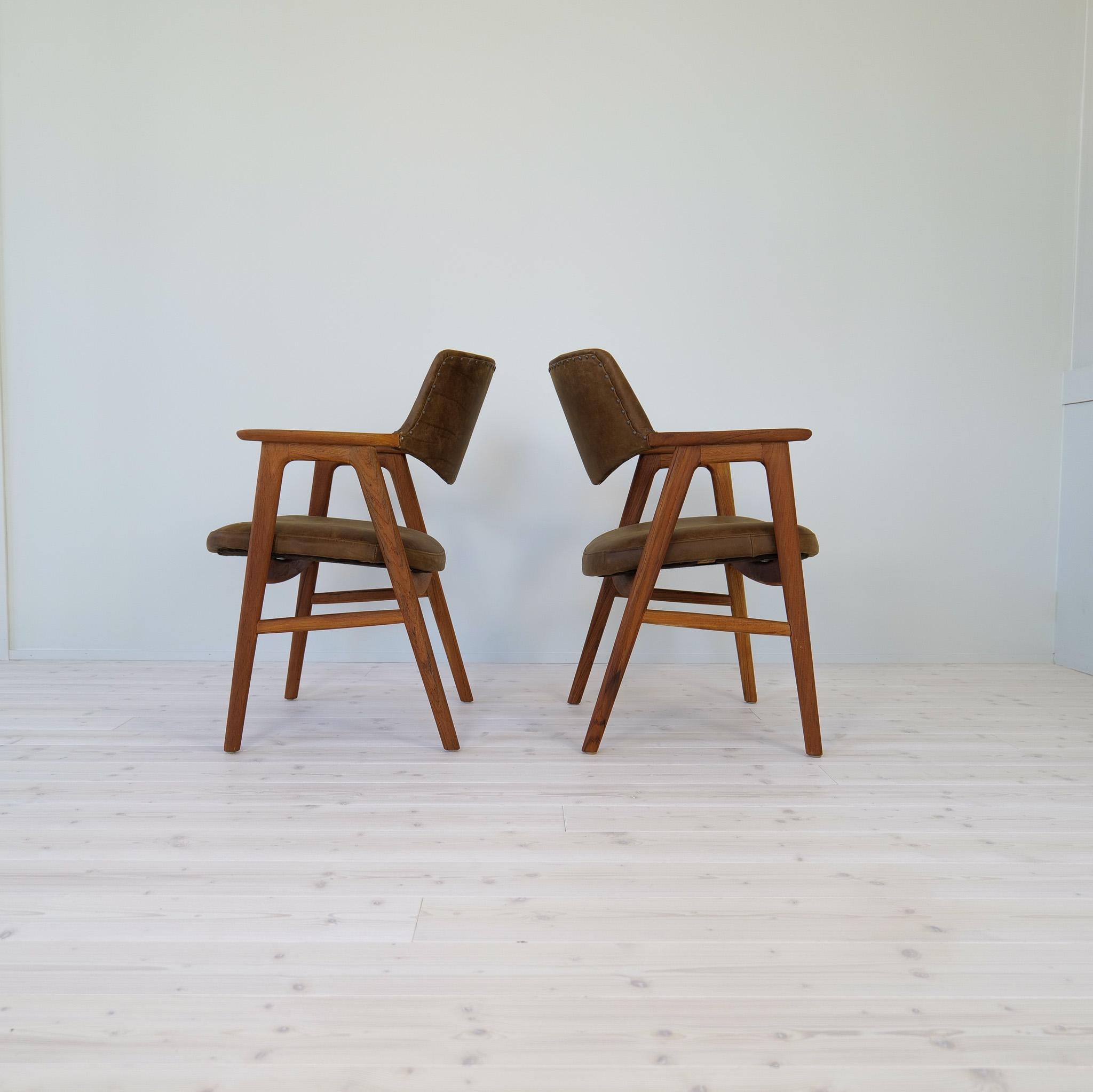 Wonderful set of 2 Erik Kirkegaard Danish desk chairs in teak designed for Høng Stolefabrik in 1956. 
New brown high-quality leather upholstered.

Very good vintage design with all new upholstery in leather. 

Dimensions: Height: 32.6 in. (83