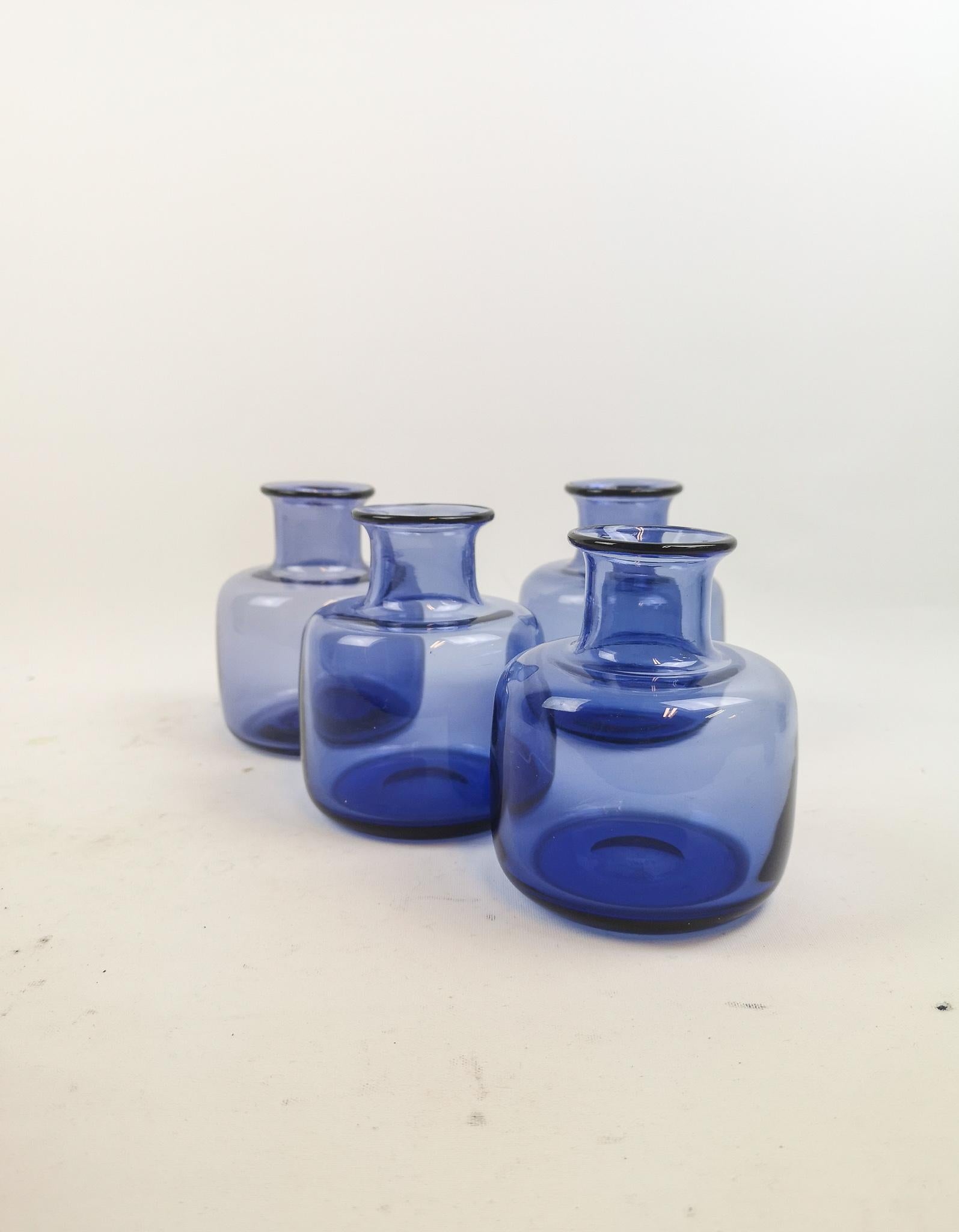 Midcentury Set of Seven Vases by Per Lutken for Holmegaard, Denmark In Good Condition In Hillringsberg, SE