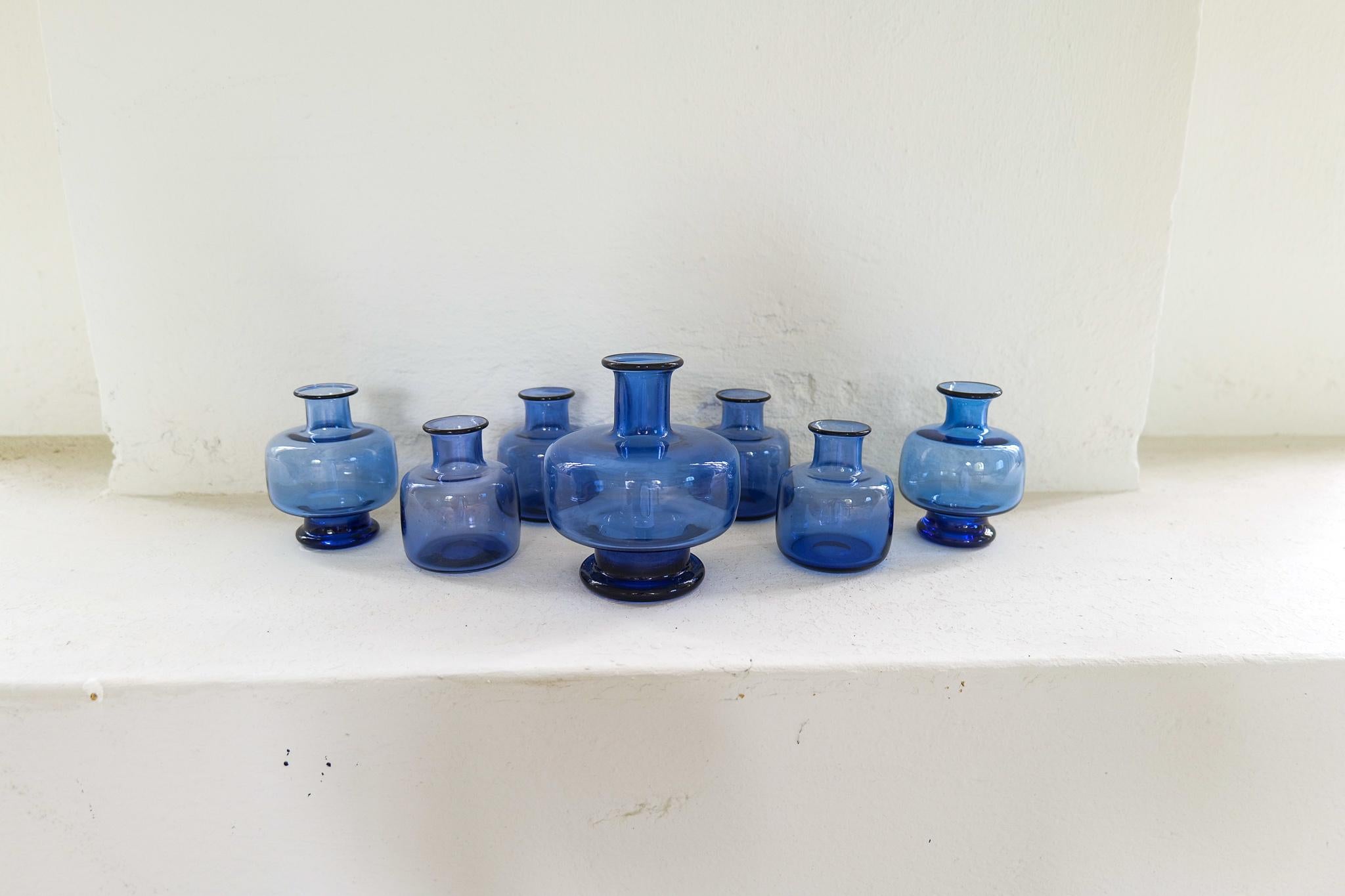 Midcentury Modern Set of Seven Vases by Per Lutken for Holmegaard, Denmark In Good Condition For Sale In Hillringsberg, SE