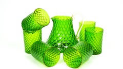 Set von sechs grünen Gold-Murano-Getränkegläsern mit Krug aus der Mitte des Jahrhunderts, 1990