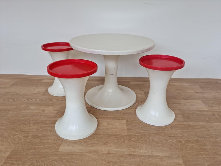Midcentury Set of Three Tulip Stools and Coffee Table, Space Age, Germany, 1970s For Sale 3