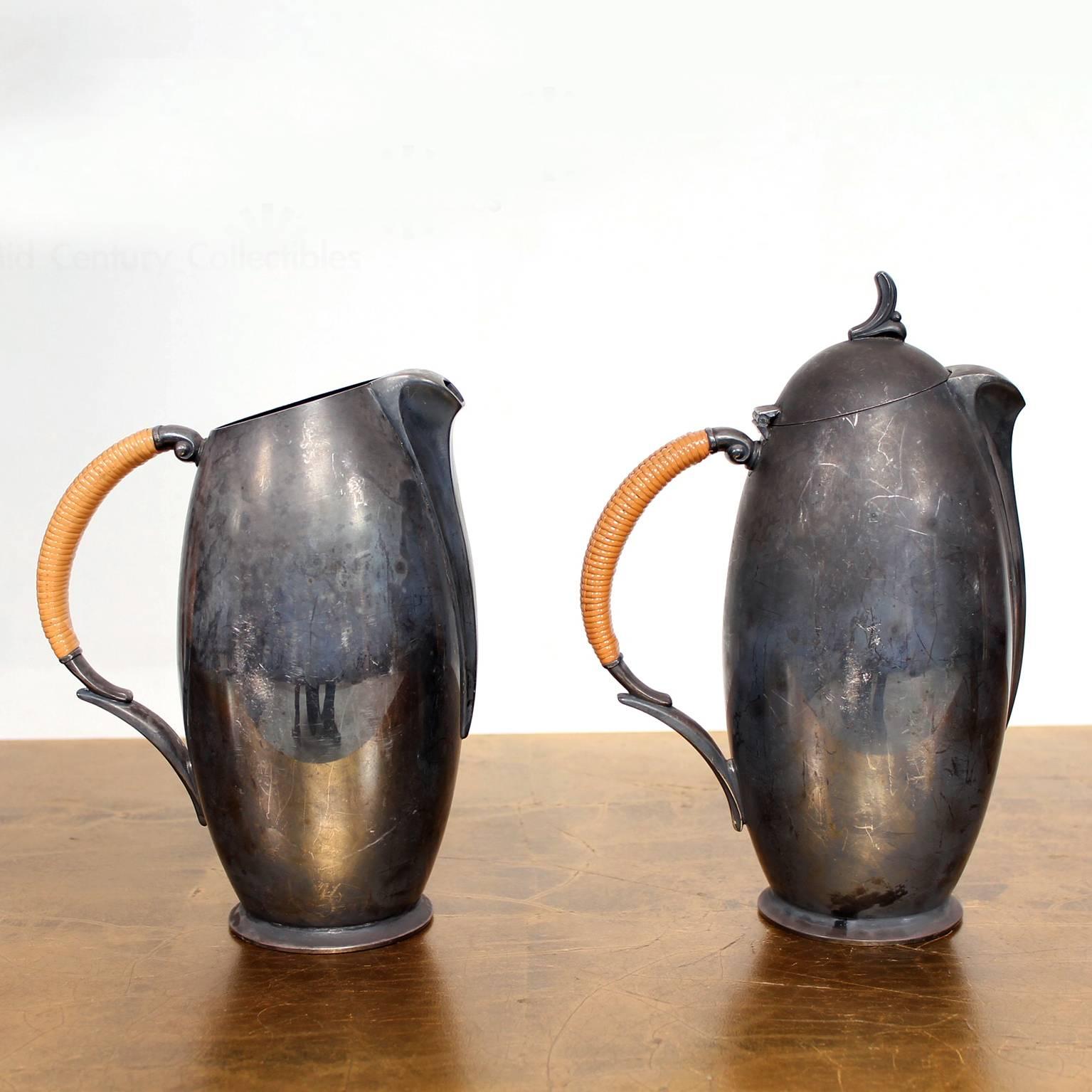 Midcentury Set of Two Silver Plate Pitchers by 1847 Rogers Bros, 1950s 2