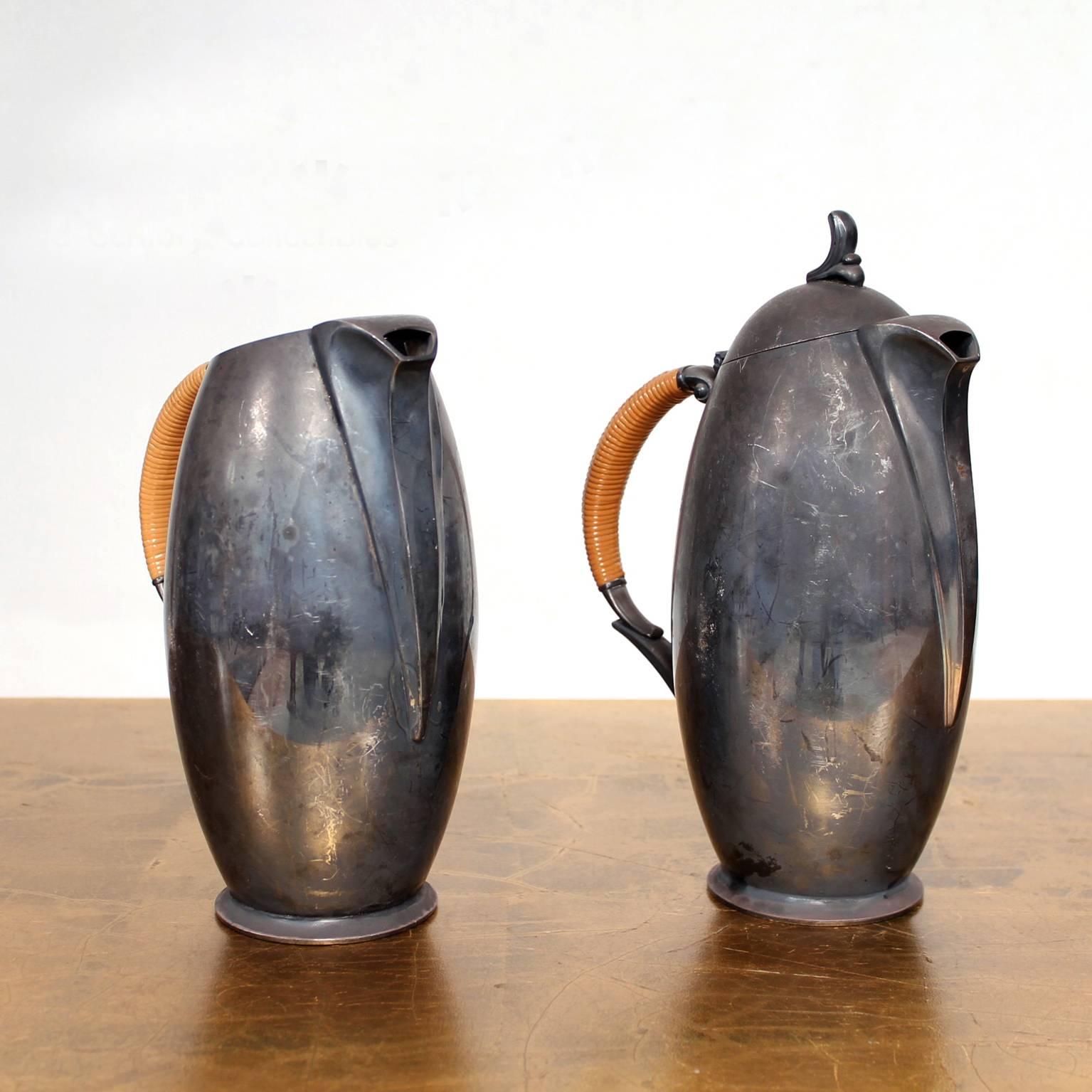 Midcentury Set of Two Silver Plate Pitchers by 1847 Rogers Bros, 1950s 3