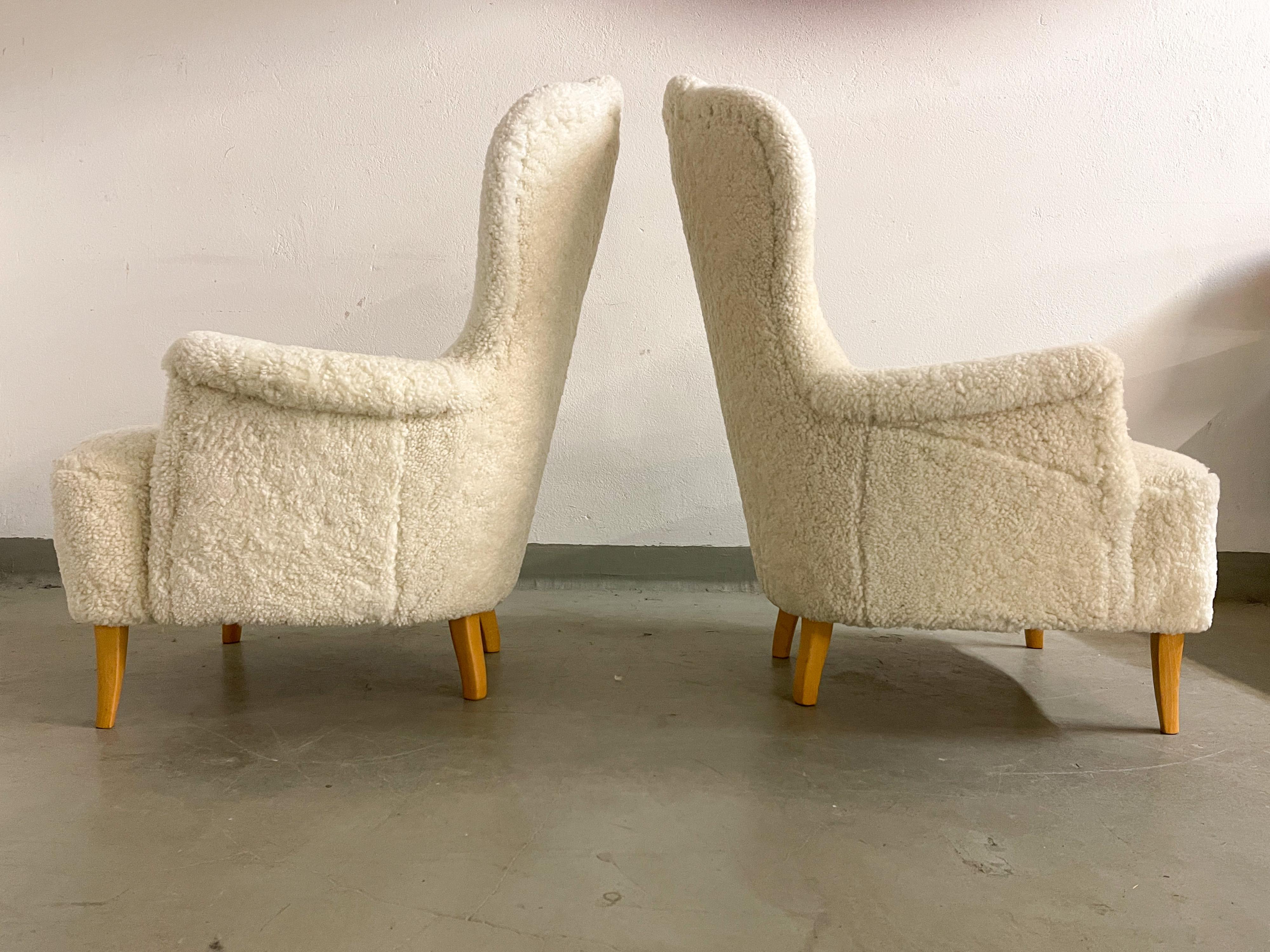 Midcentury Sheepskin Carl Malmsten Model 'Farmor' Set of 2 Lounge Chairs 5