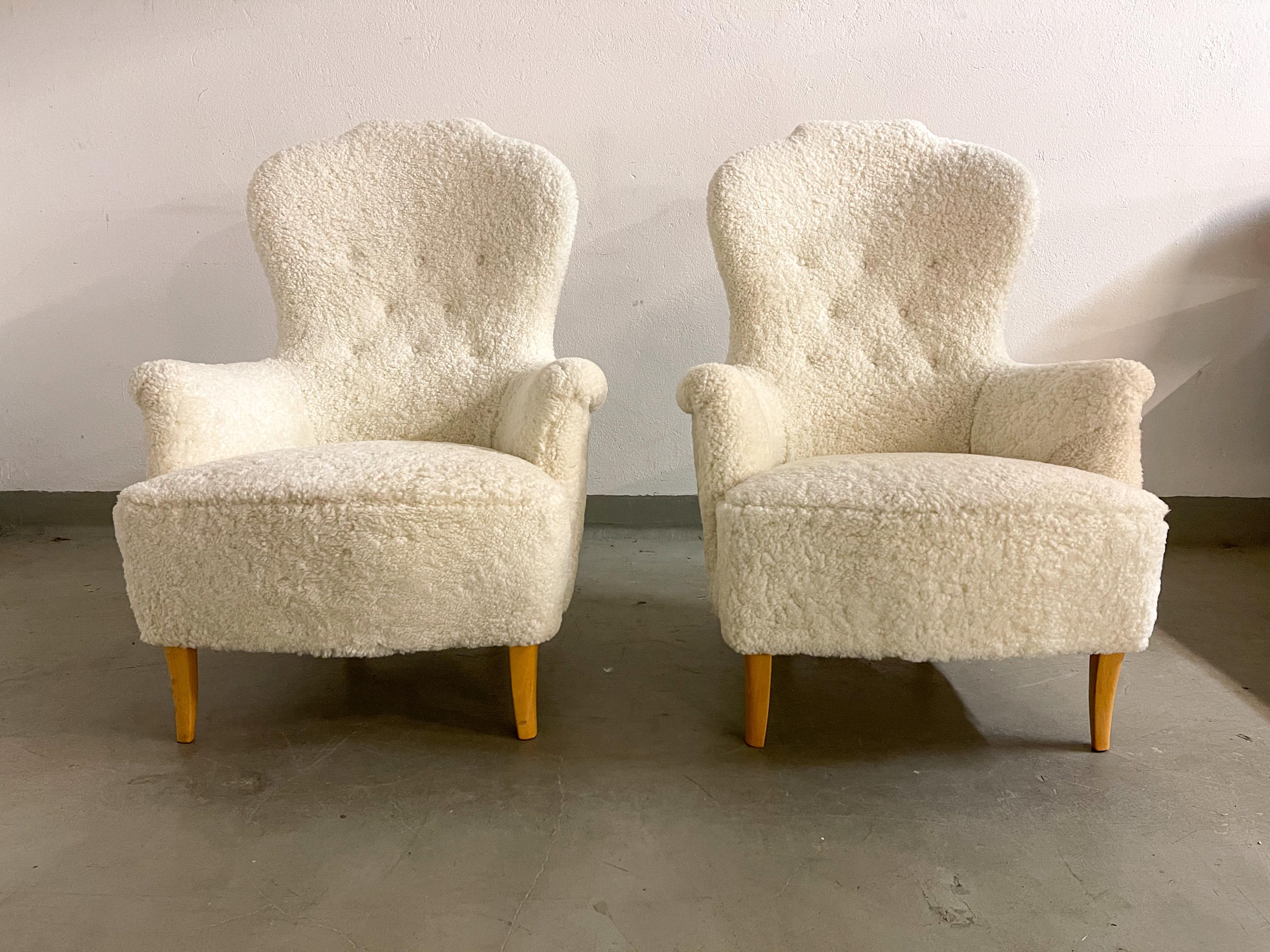 Swedish Midcentury Sheepskin Carl Malmsten Model 'Farmor' Set of 2 Lounge Chairs