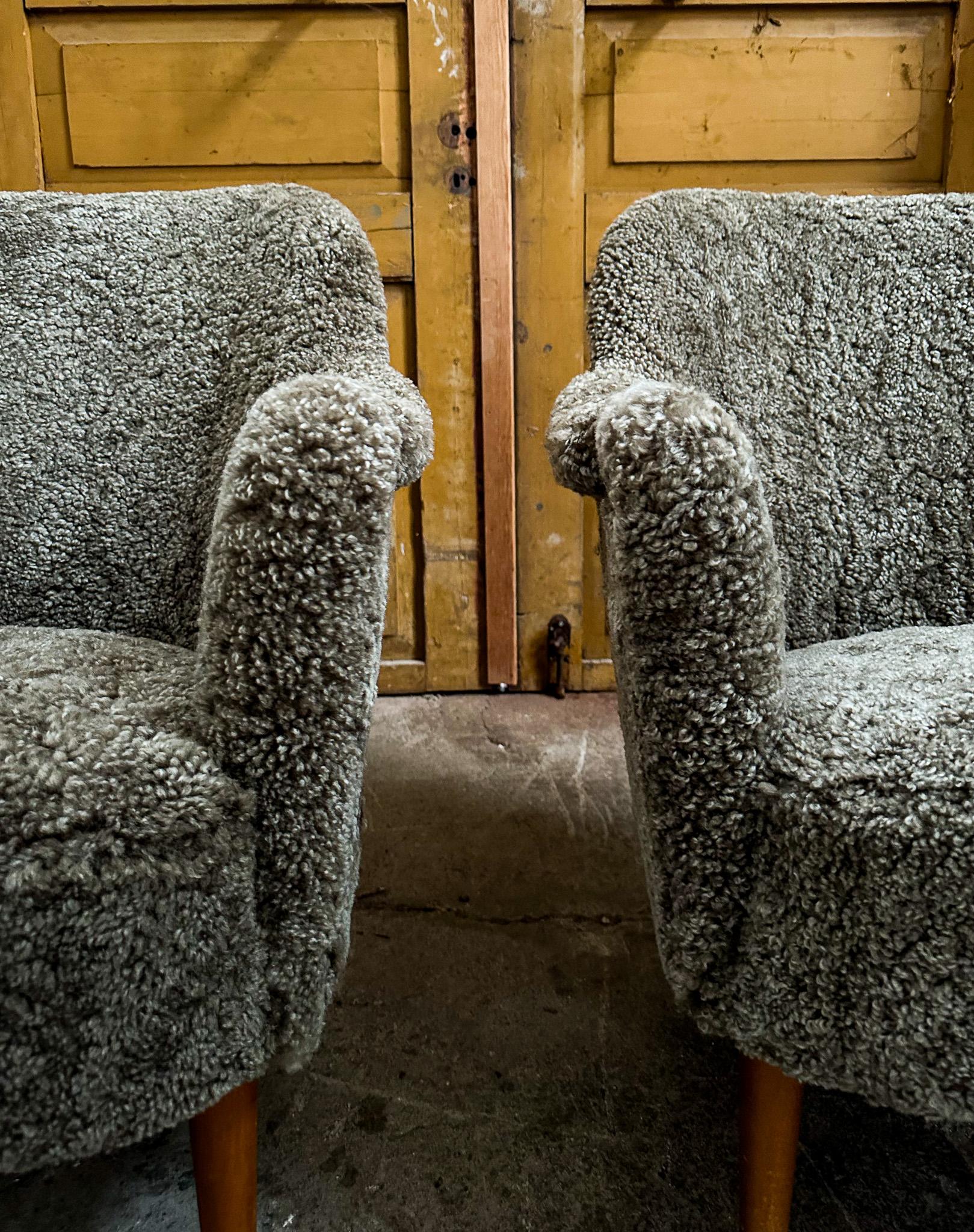 Midcentury Modern Sheepskin/Shearling Carl Malmsten Model Samspel Lounge Chairs In Good Condition In Hillringsberg, SE