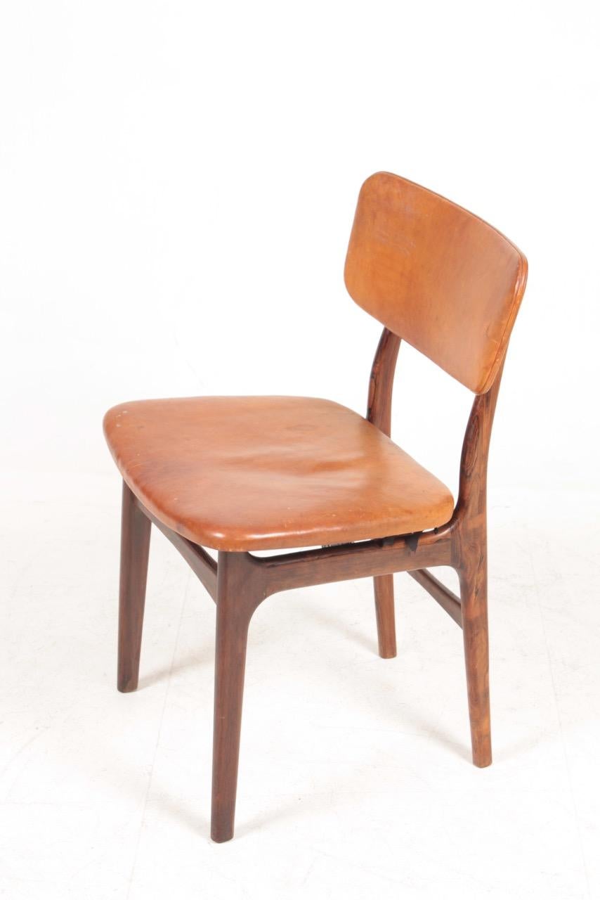 Midcentury Side Chair in Rosewood and Patinated Leather by Gustav Bertelsen  In Good Condition For Sale In Lejre, DK