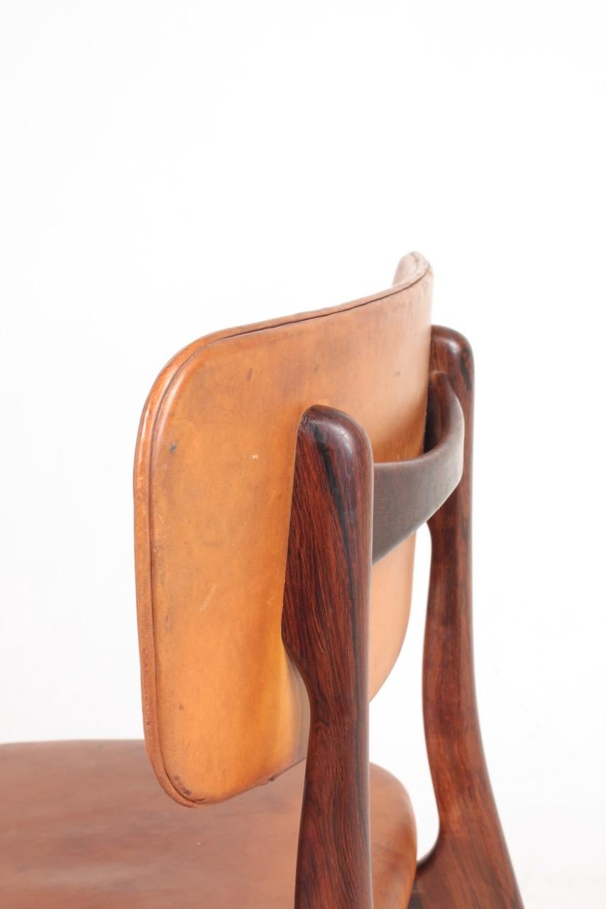 Midcentury Side Chair in Rosewood and Patinated Leather by Gustav Bertelsen For Sale 1