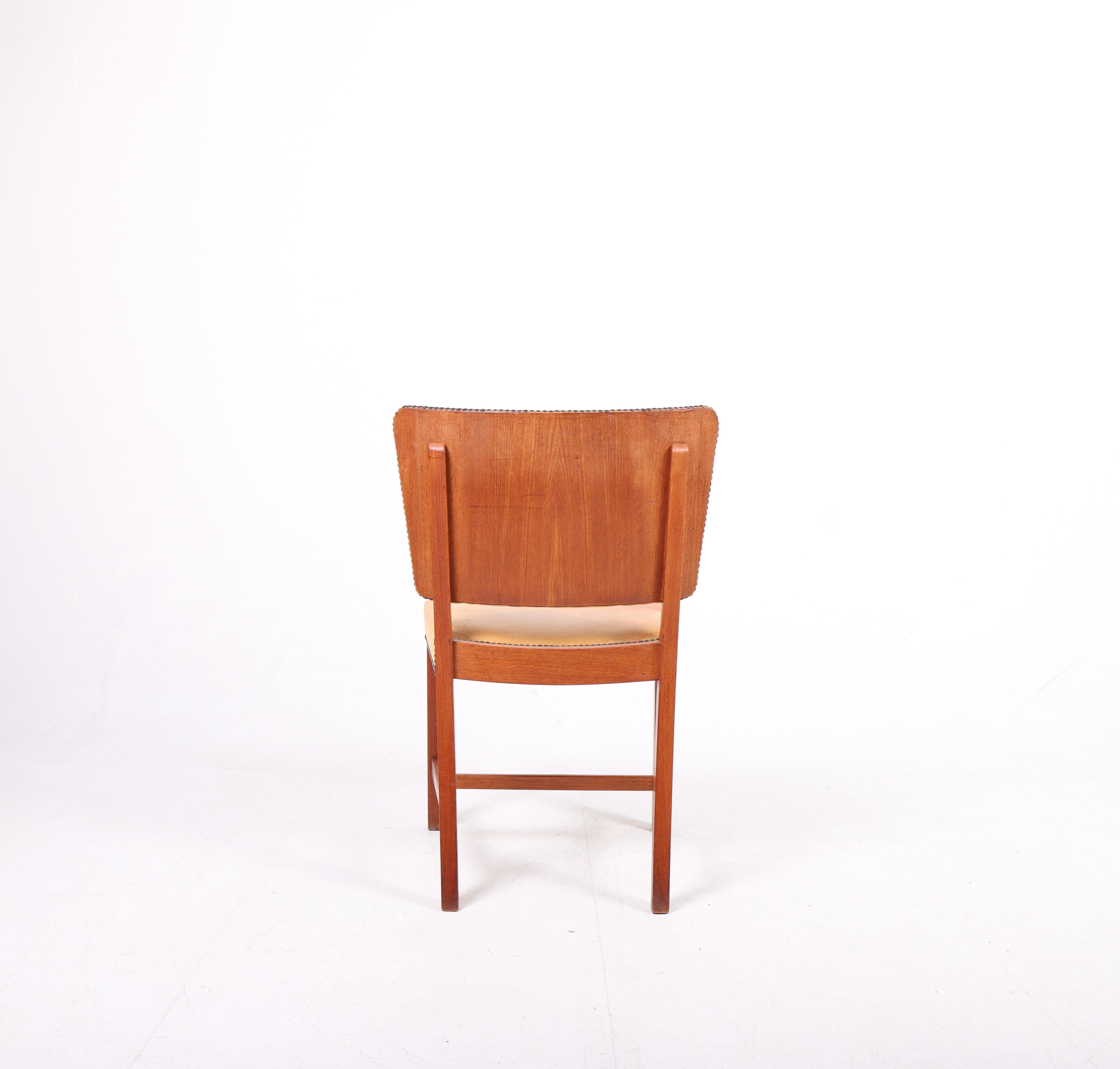 Midcentury Side Chair in Teak and Patinated Leather by Stig Thoresen Lassen In Good Condition For Sale In Lejre, DK