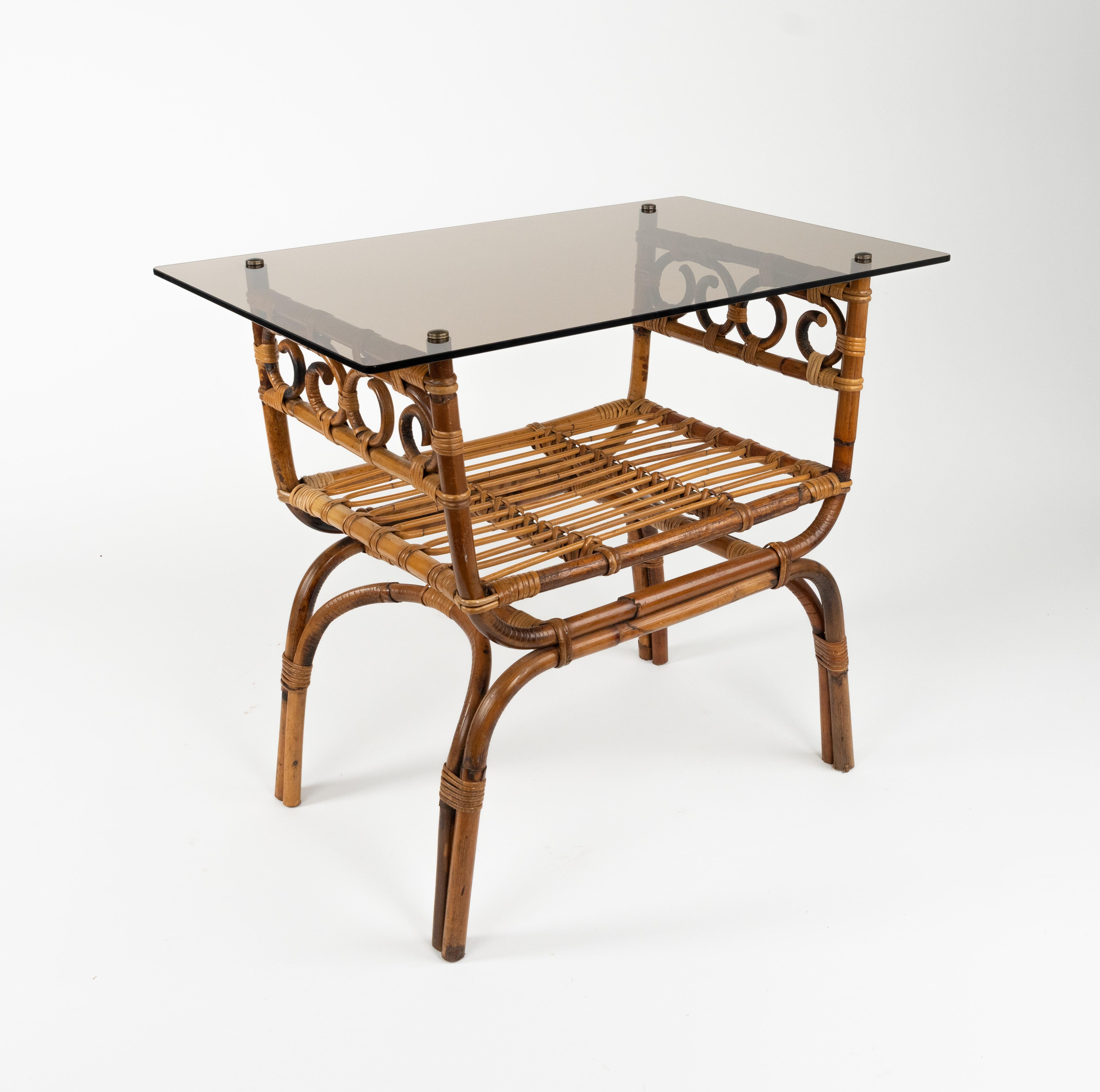 italien Table d'appoint du milieu du siècle dernier en bambou, rotin et verre style Vivai Del Sud, Italie, années 1960 en vente