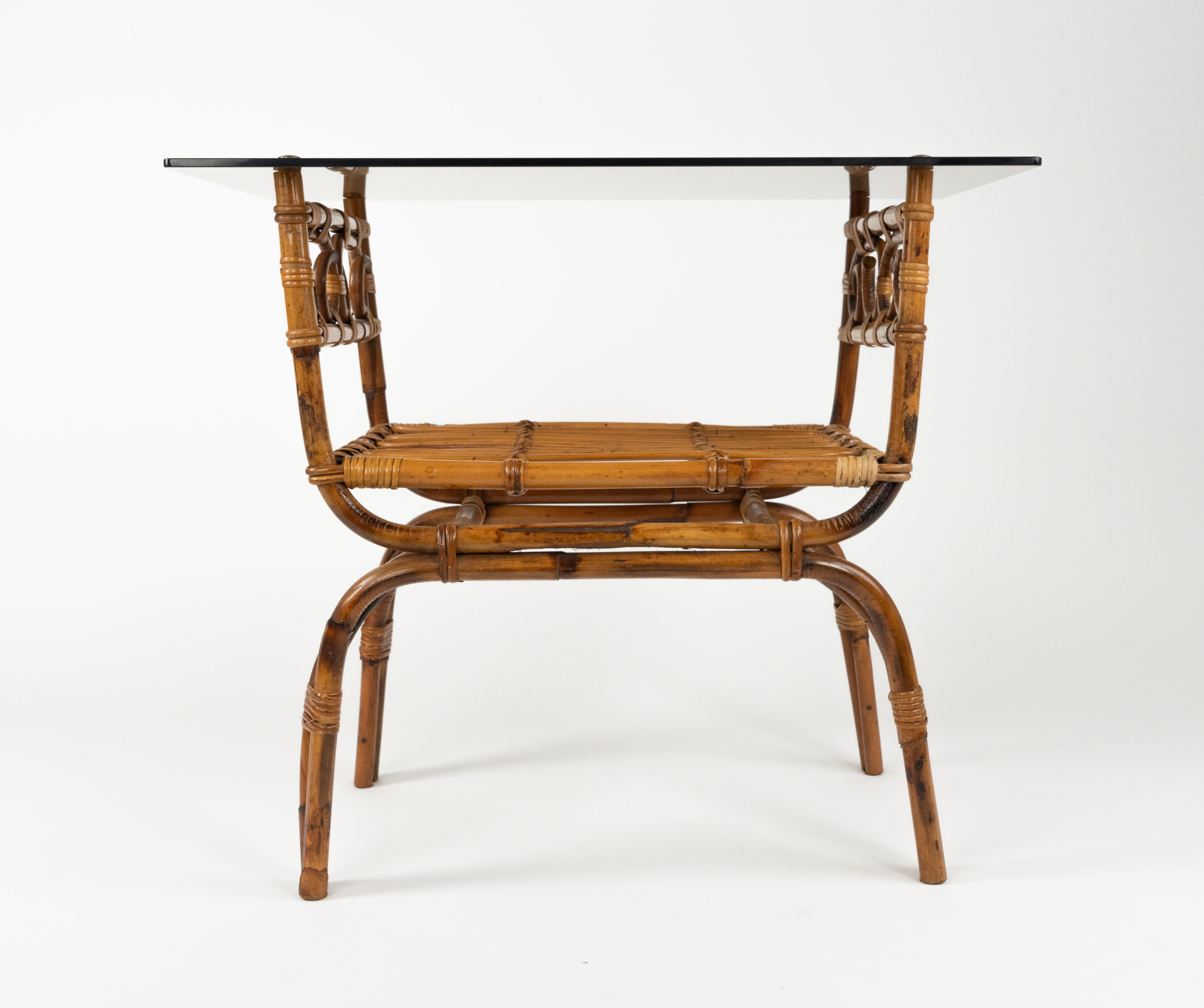 Fait main Table d'appoint du milieu du siècle dernier en bambou, rotin et verre style Vivai Del Sud, Italie, années 1960 en vente