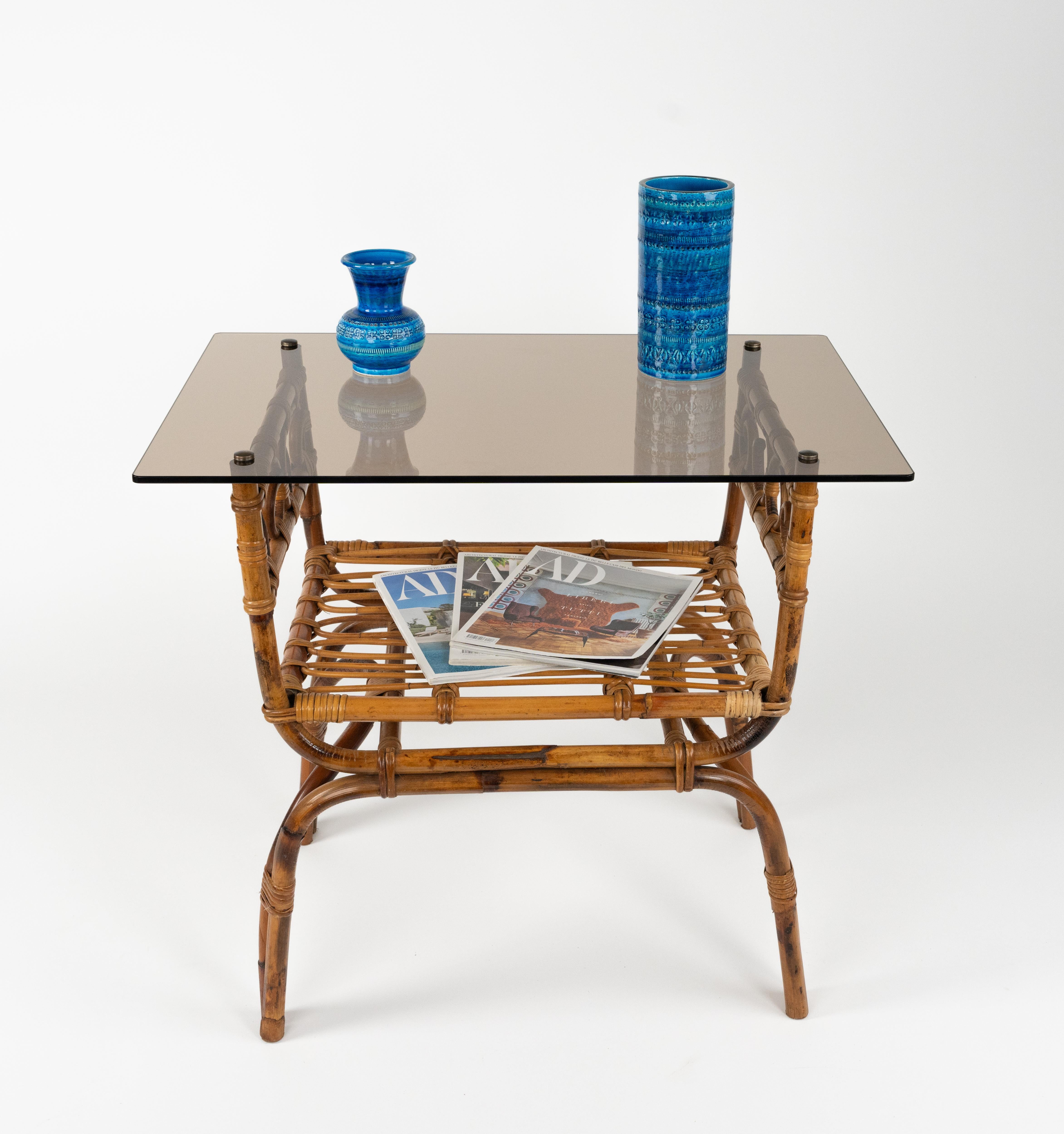 Milieu du XXe siècle Table d'appoint du milieu du siècle dernier en bambou, rotin et verre style Vivai Del Sud, Italie, années 1960 en vente