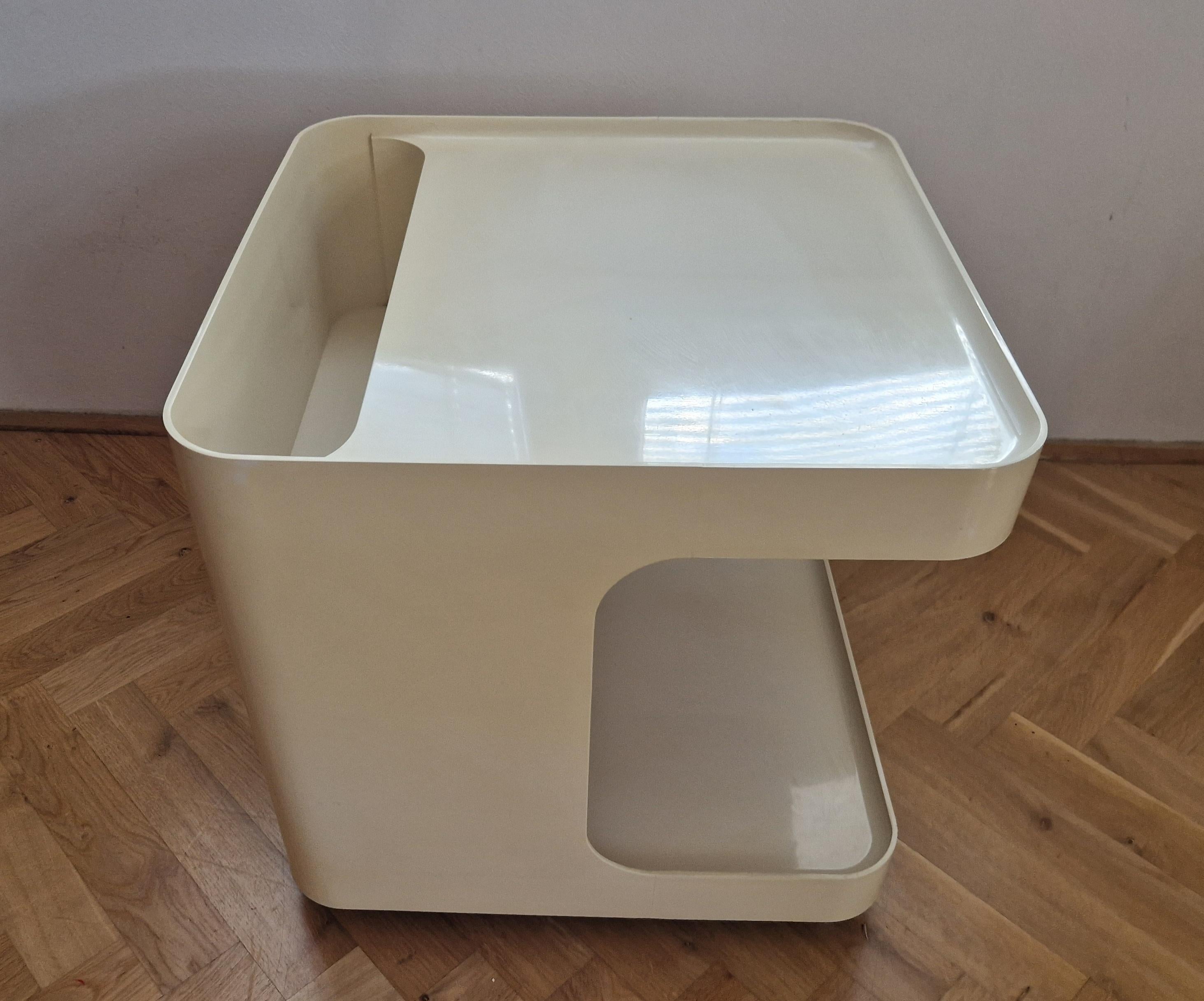 Mesa auxiliar de mediados de siglo GAME diseñada por Marcello Siard para Longato, Italia, 1970 finales del siglo XX en venta