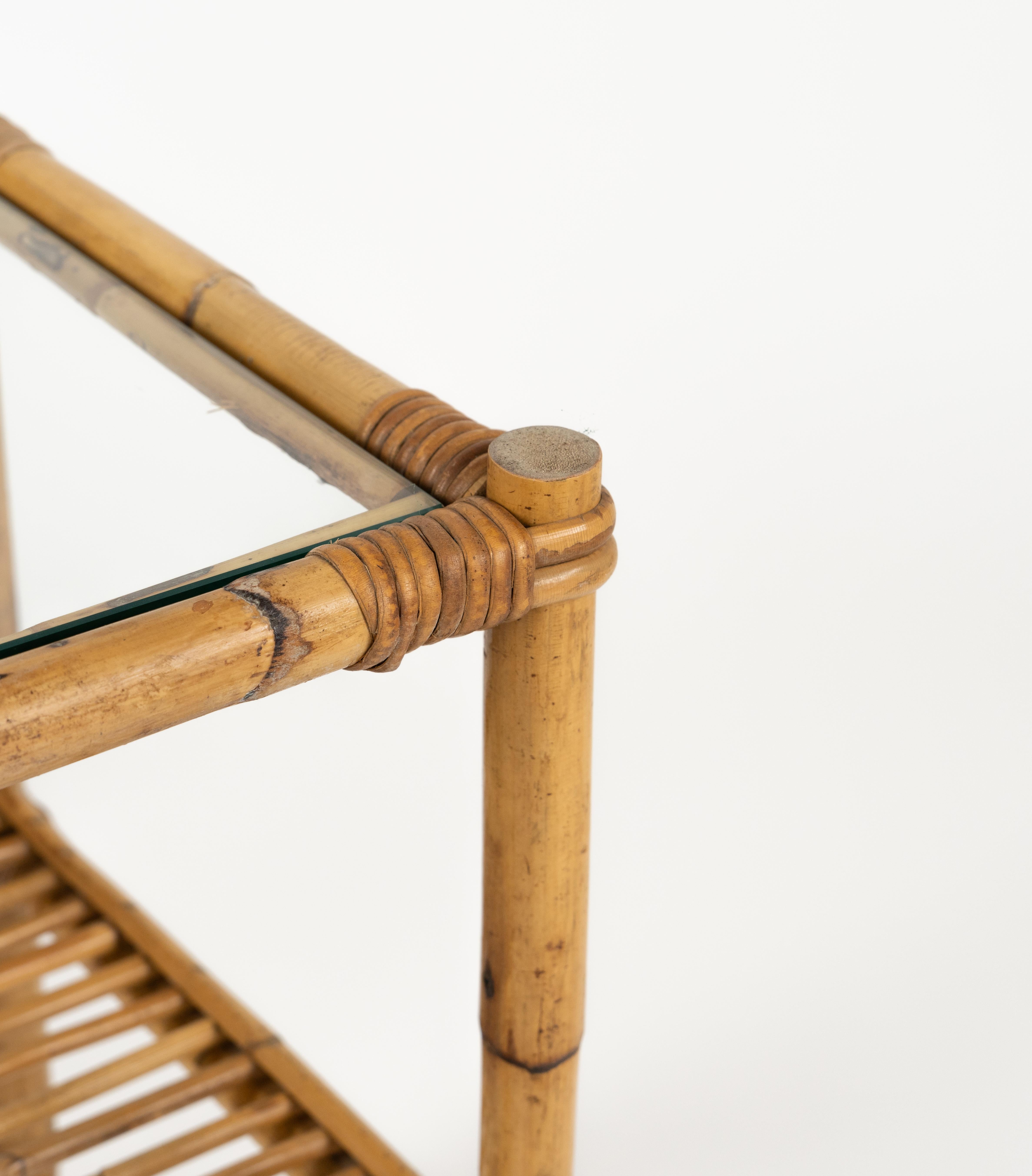 Midcentury Beistelltisch aus Bambus, Rattan und Glas, Italien 1970er 5
