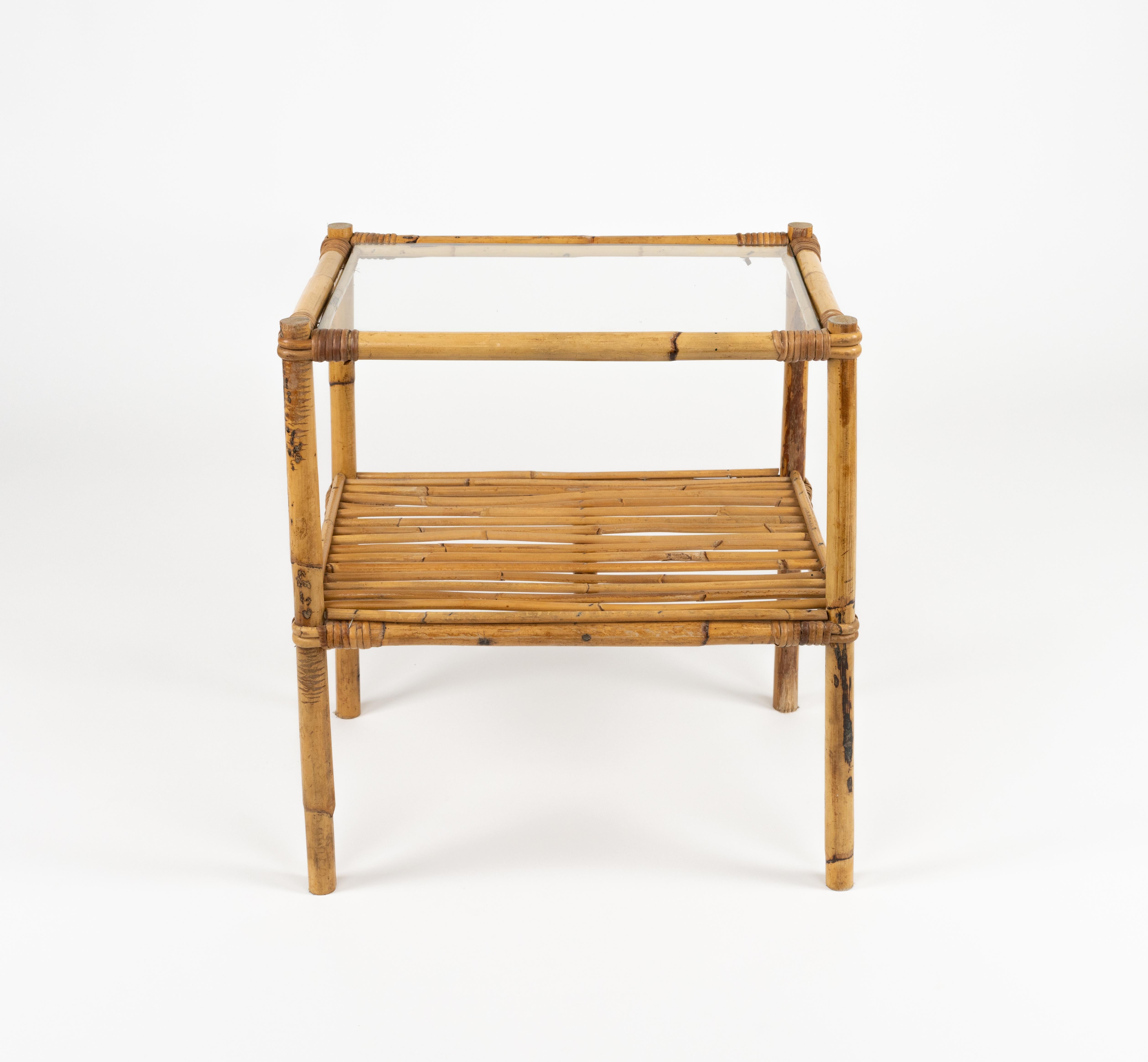 Midcentury Beistelltisch aus Bambus, Rattan und Glas, Italien 1970er (Italienisch)