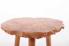 Beistelltisch aus der Mitte des Jahrhunderts aus genopptem Holz, dänisches Design, 1950er Jahre