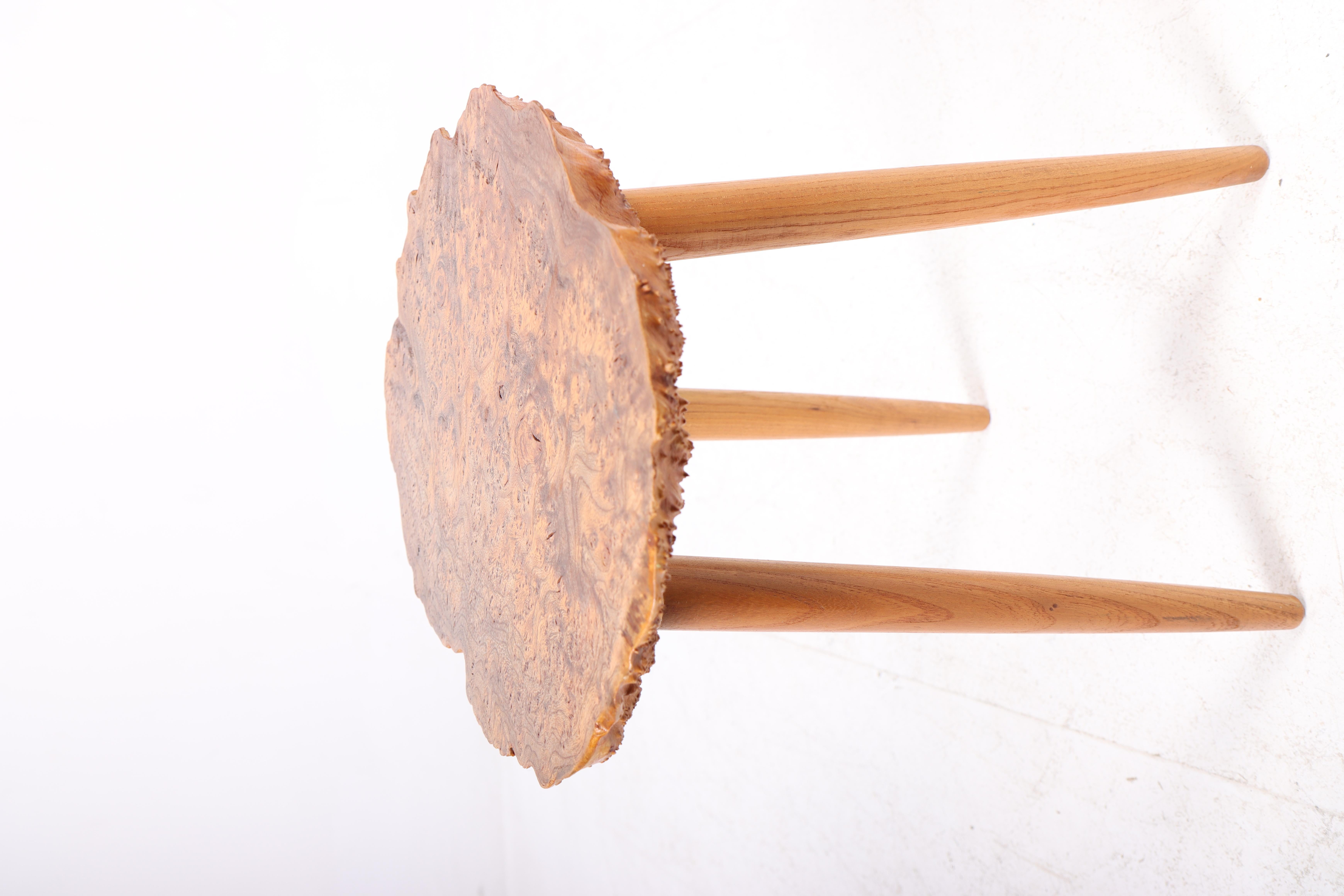 Danois Table d'appoint du milieu du siècle en bois de ronce, design danois, années 1950 en vente