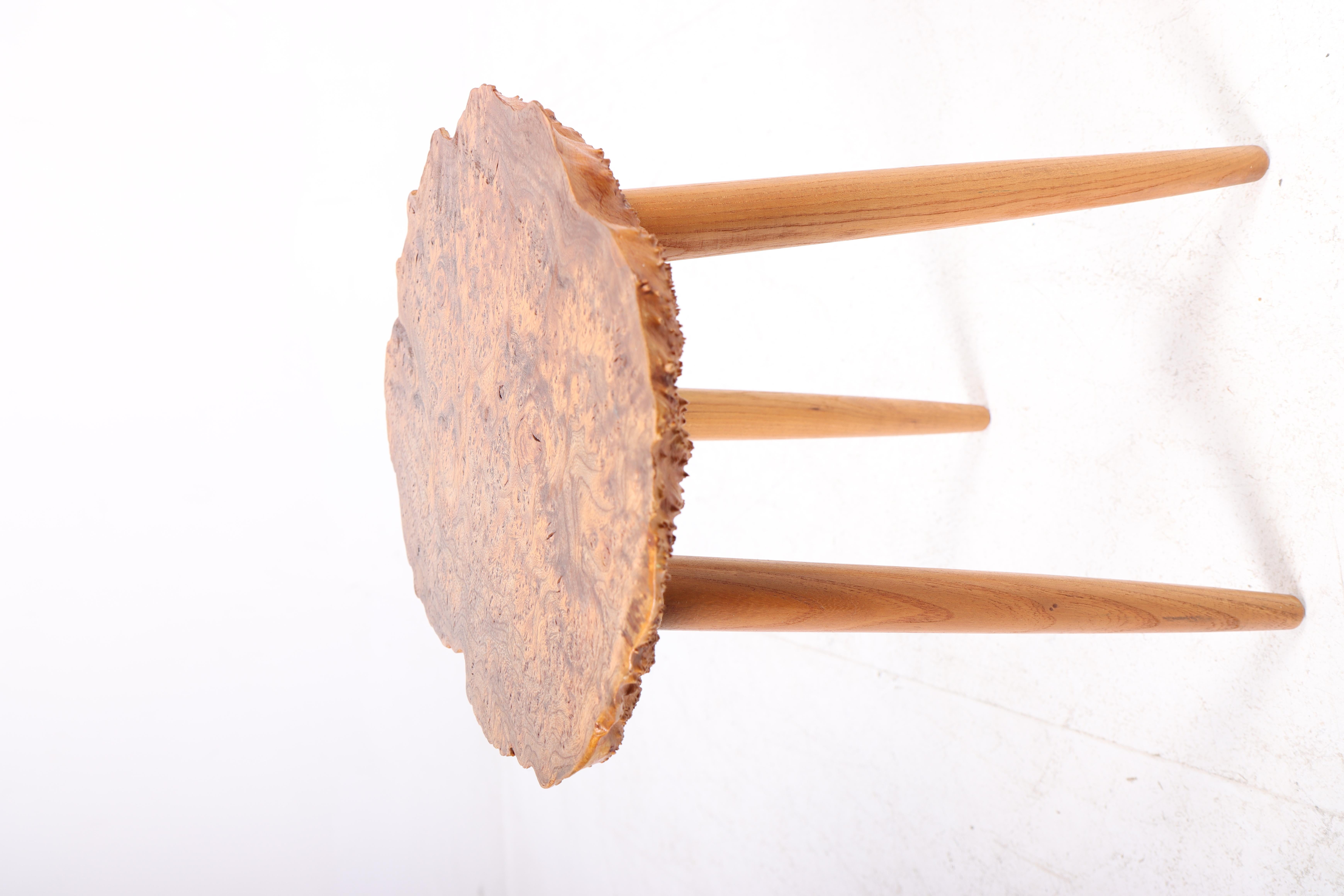 Midcentury Side Table in Burled wood, Danish Design, 1950s In Good Condition For Sale In Lejre, DK