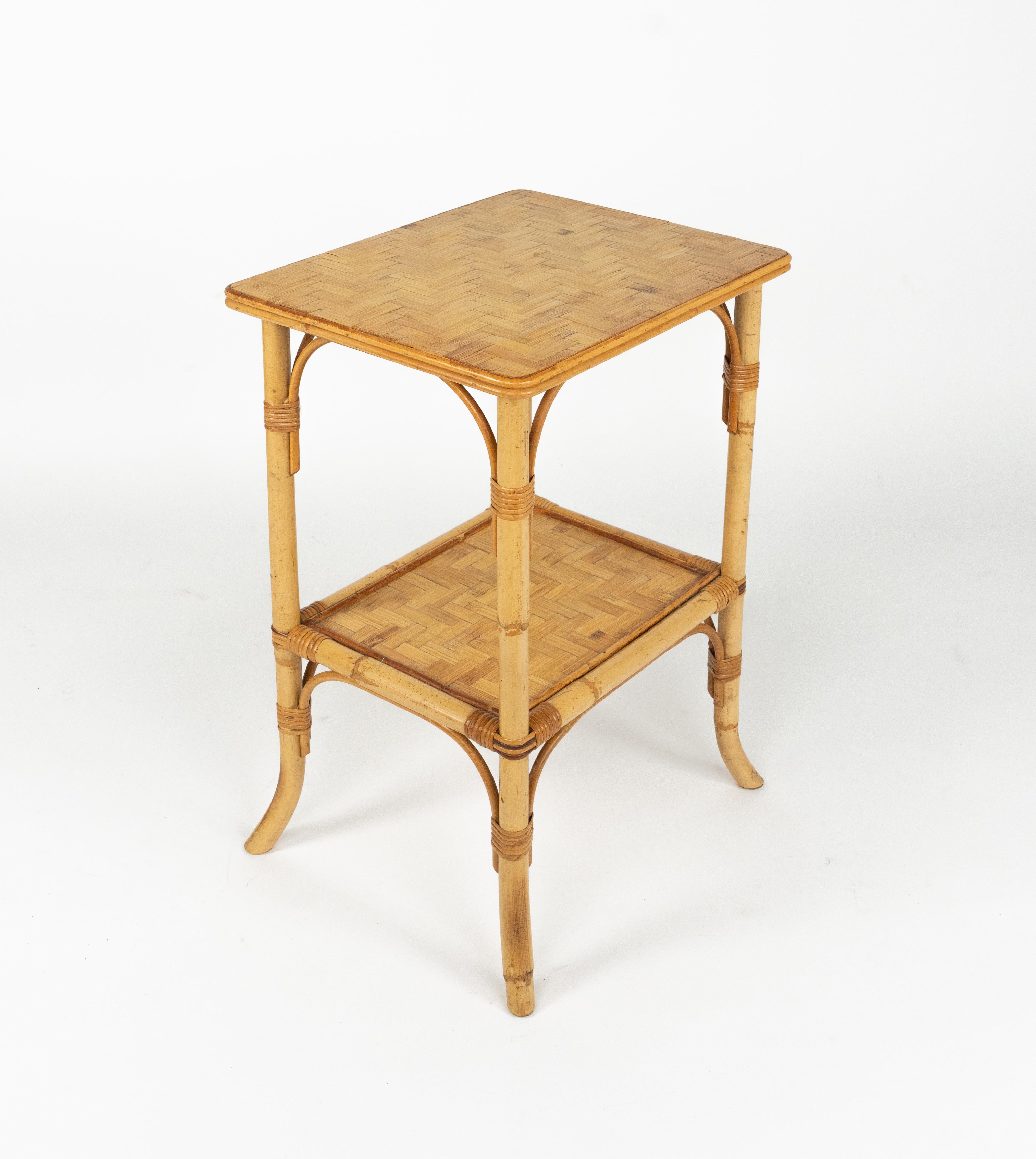 Mesa auxiliar de mediados de siglo en ratán y bambú Estilo Vivai del Sud, Italia Años 70 en venta 3