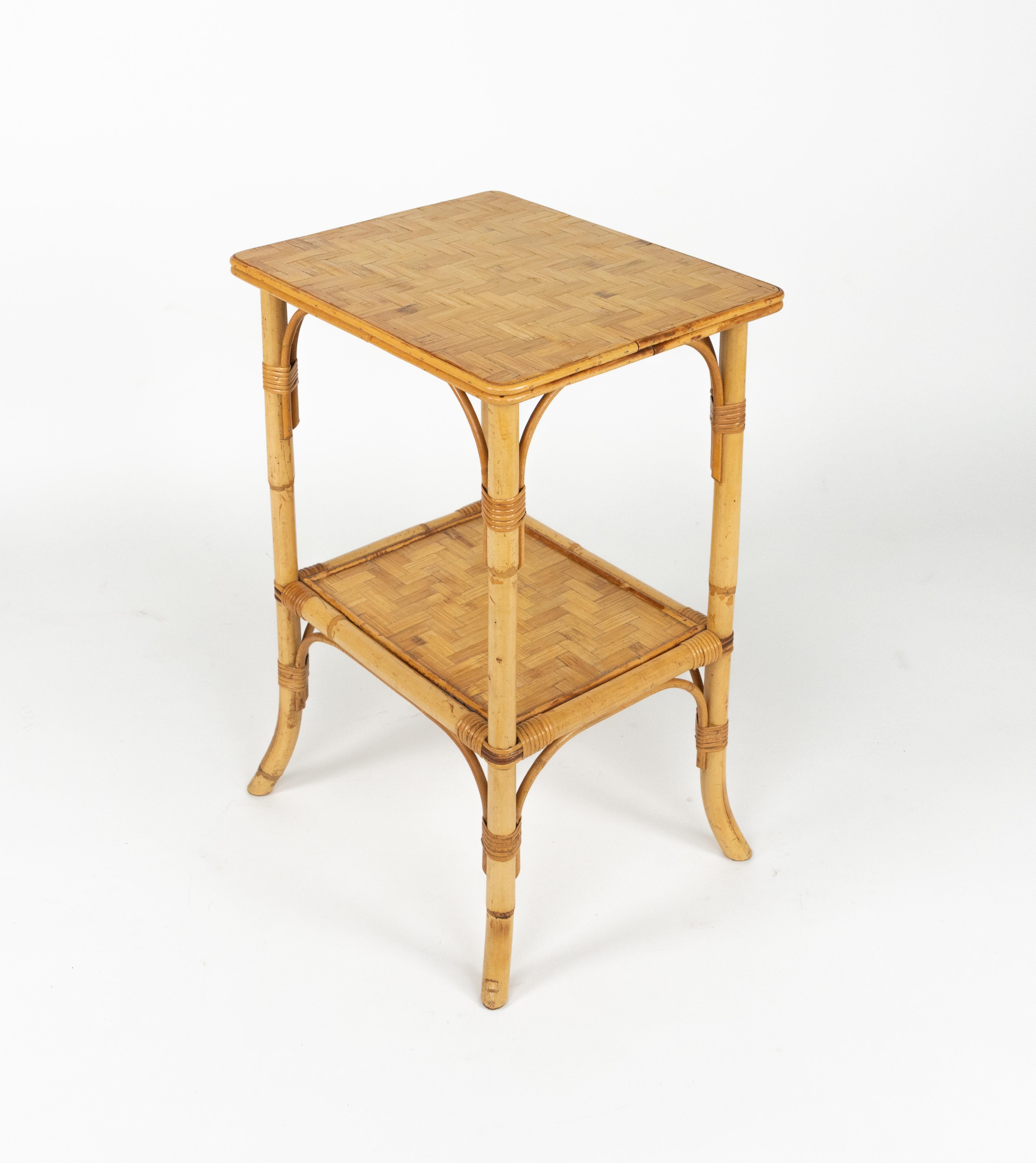 Mesa auxiliar de mediados de siglo en ratán y bambú Estilo Vivai del Sud, Italia Años 70 en venta 4