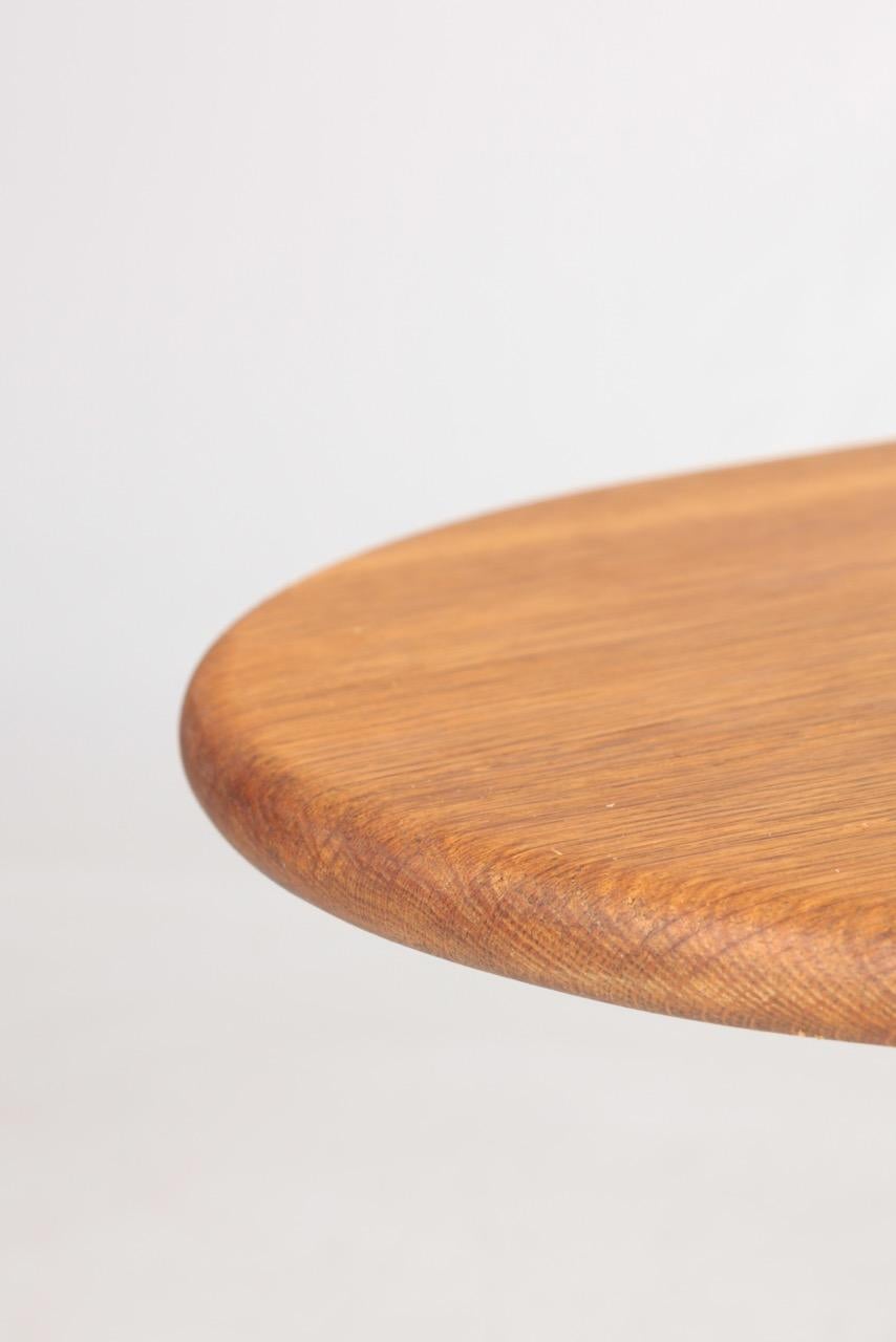 Midcentury Side Table in Solid Oak by Fritz Hansen, Danish Design, 1940s 5