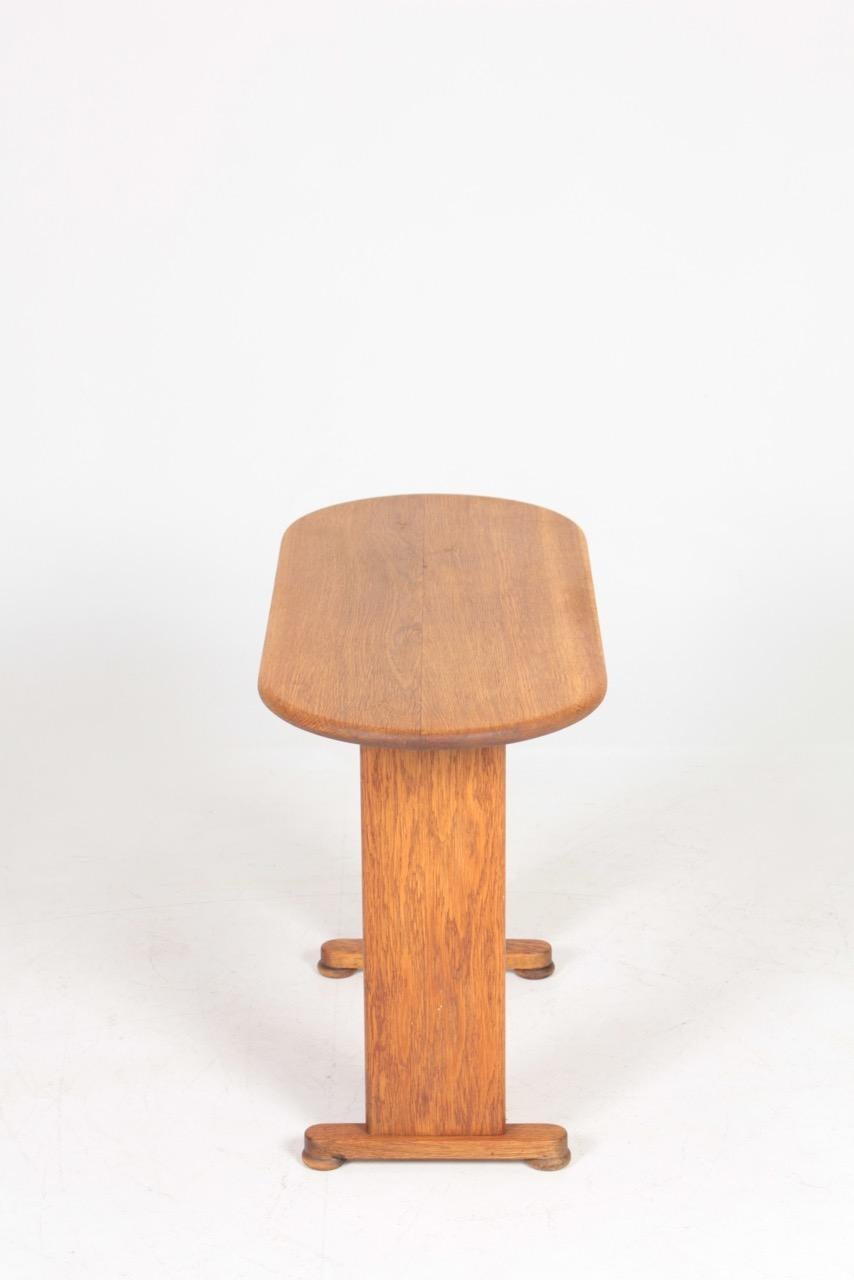 Midcentury Side Table in Solid Oak by Fritz Hansen, Danish Design, 1940s In Good Condition In Lejre, DK