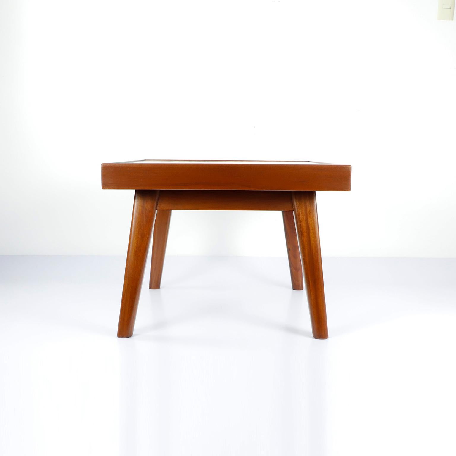 We offer this midcentury side table in the style of Clara Porset made in premium mahogany wood and palm cords, circa 1960. Great vintage conditions.