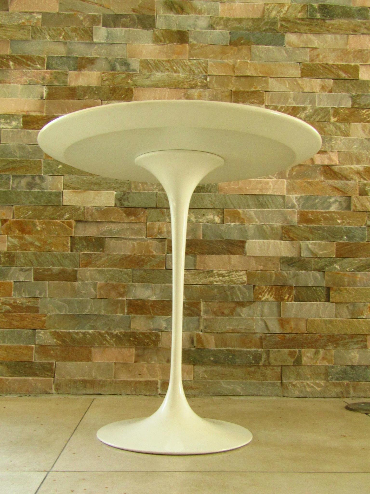 Midcentury Side Table Tulip by Saarinen for Knoll 4