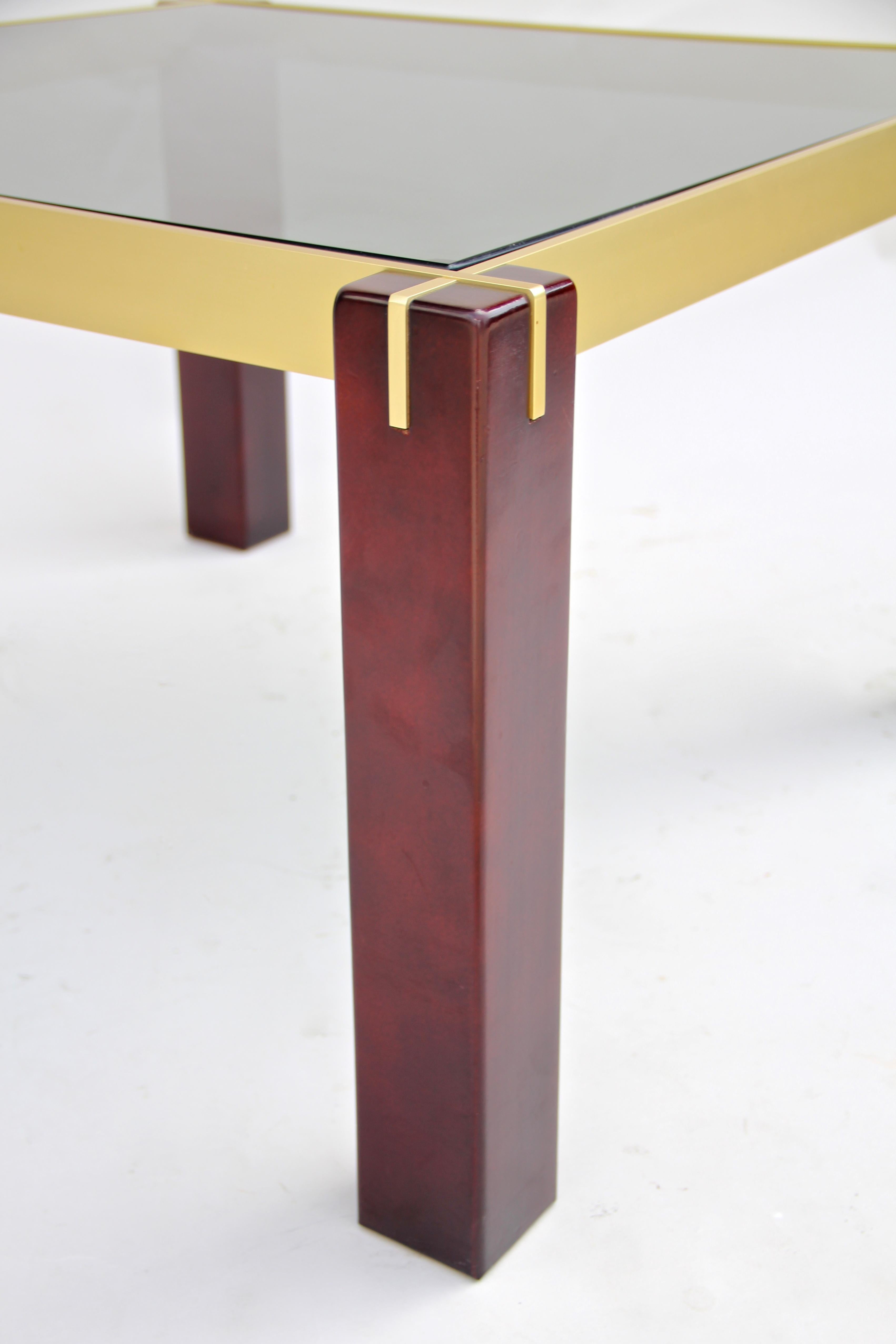 Midcentury Side Table with Brass Bars and Smoked Glass, Italy, circa 1960 For Sale 2