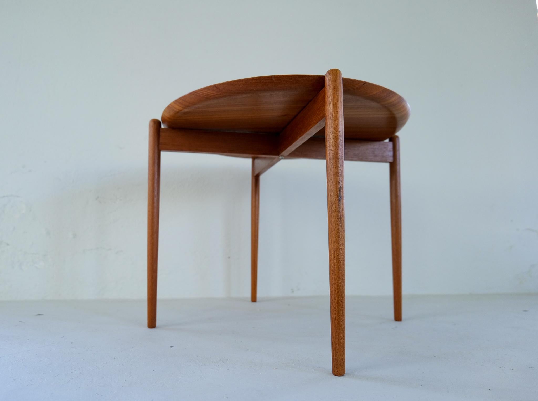 Midcentury Modern Side/Tray Table in Teak Sweden 1960s For Sale 9