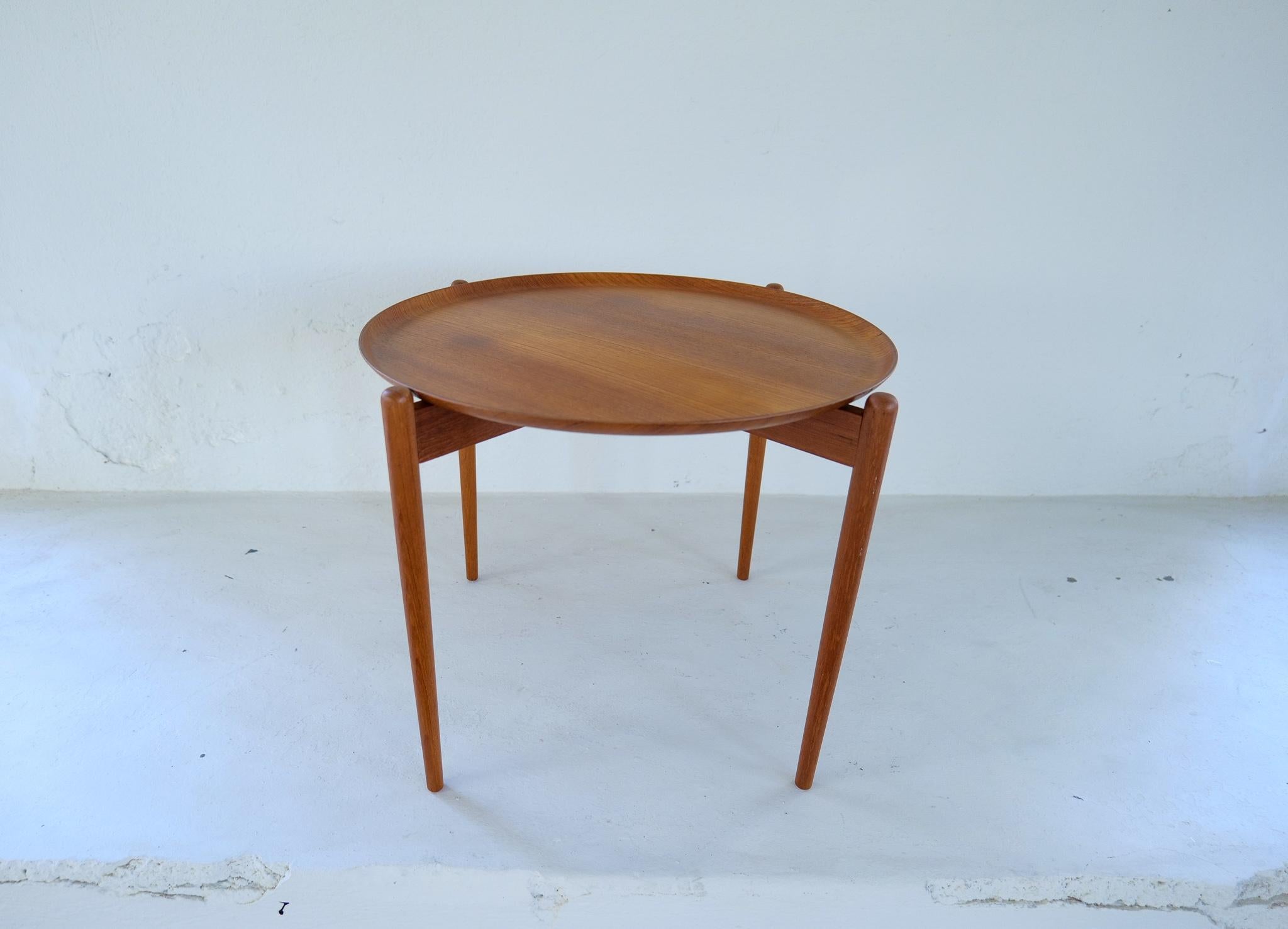 Midcentury Modern Side/Tray Table in Teak Sweden 1960s For Sale 1