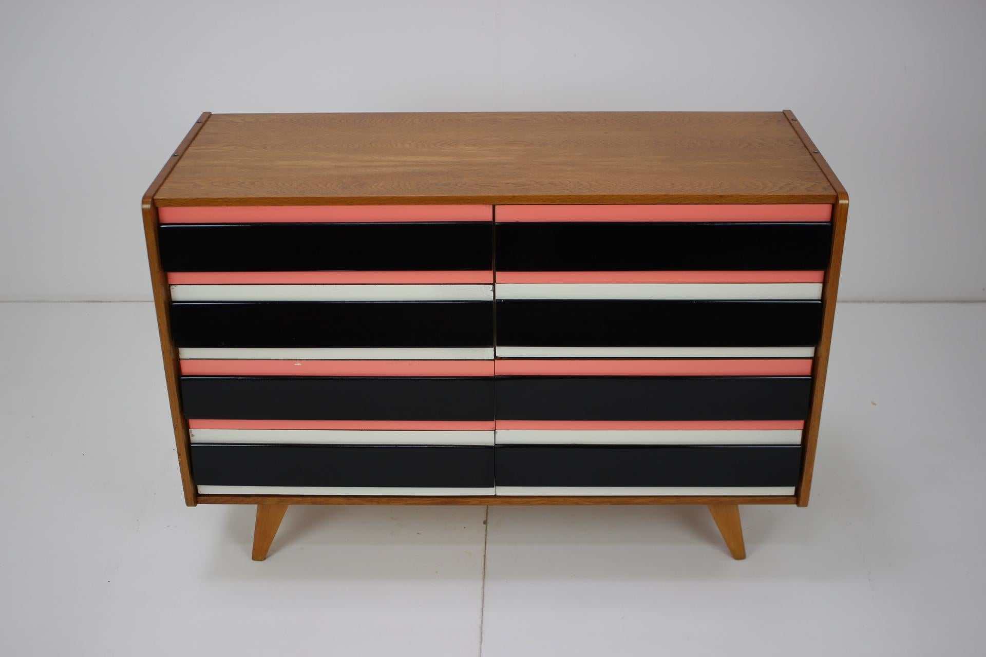 Sideboard aus der Mitte des Jahrhunderts, entworfen von Ji Jiroutek, 1960er Jahre (Moderne der Mitte des Jahrhunderts) im Angebot