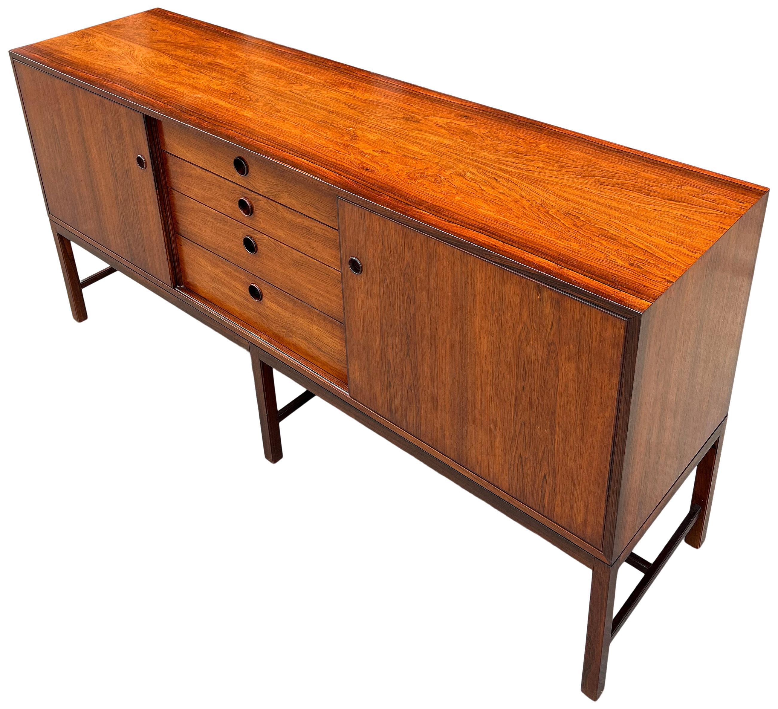 Midcentury Credenza in Beautiful Rosewood 1