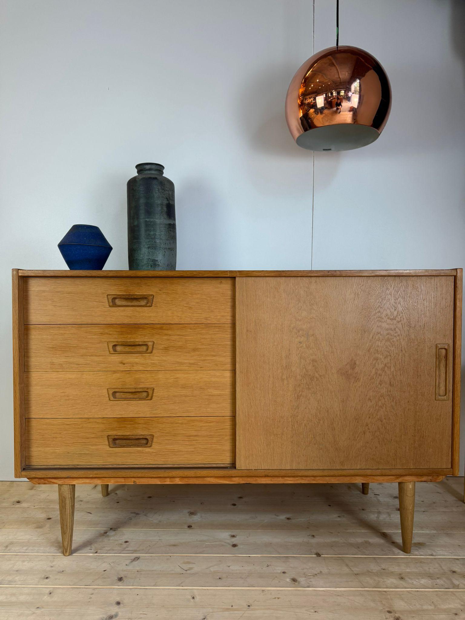 Buffet en teck du milieu du siècle, Danemark 1960 Bon état - En vente à Torino, IT