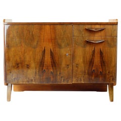Credenza di metà secolo in noce di Tatra, Cecoslovacchia 1960