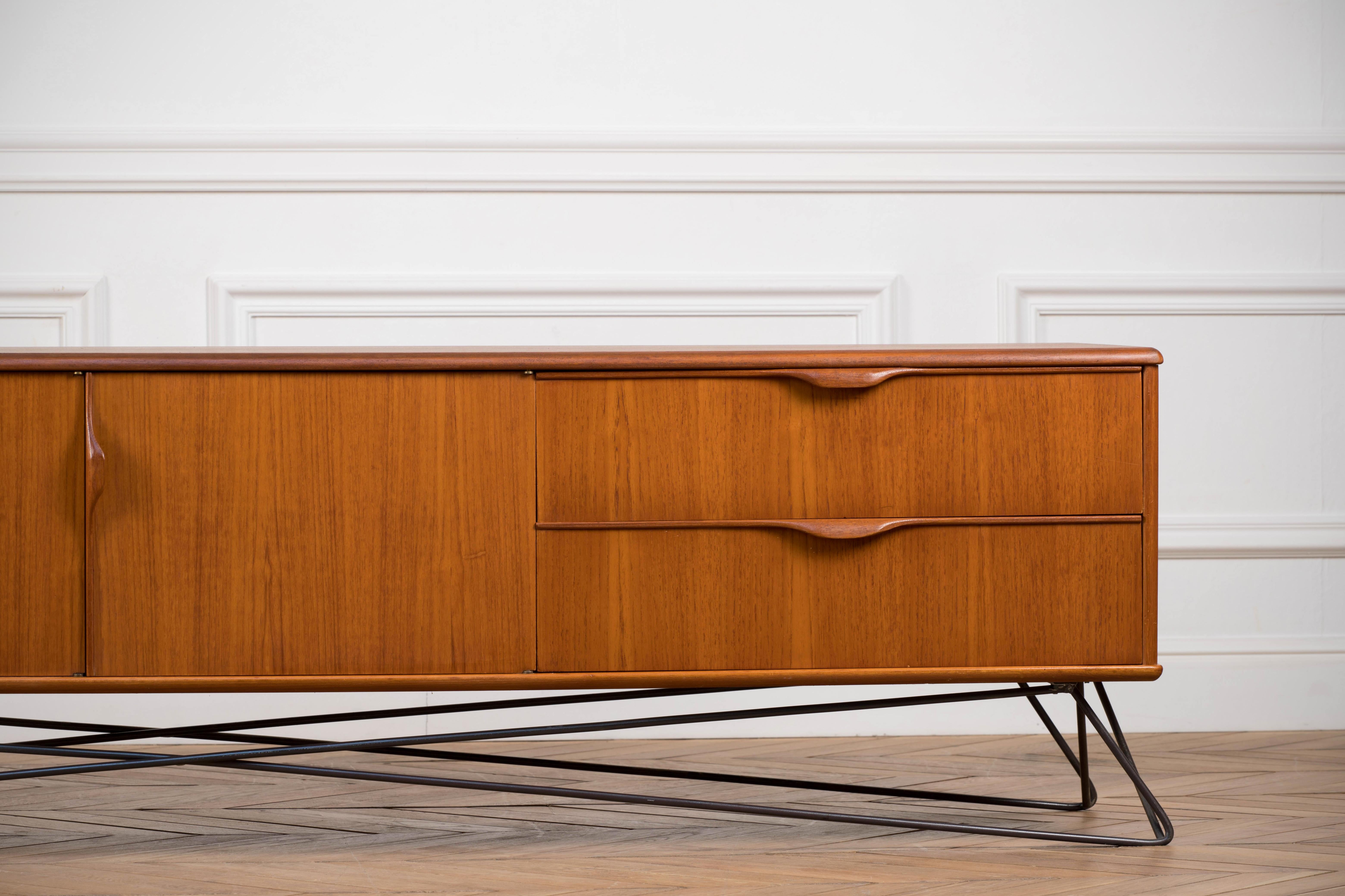 Mid-Century Modern Minimalist & Organic Design German sideboard - 1960