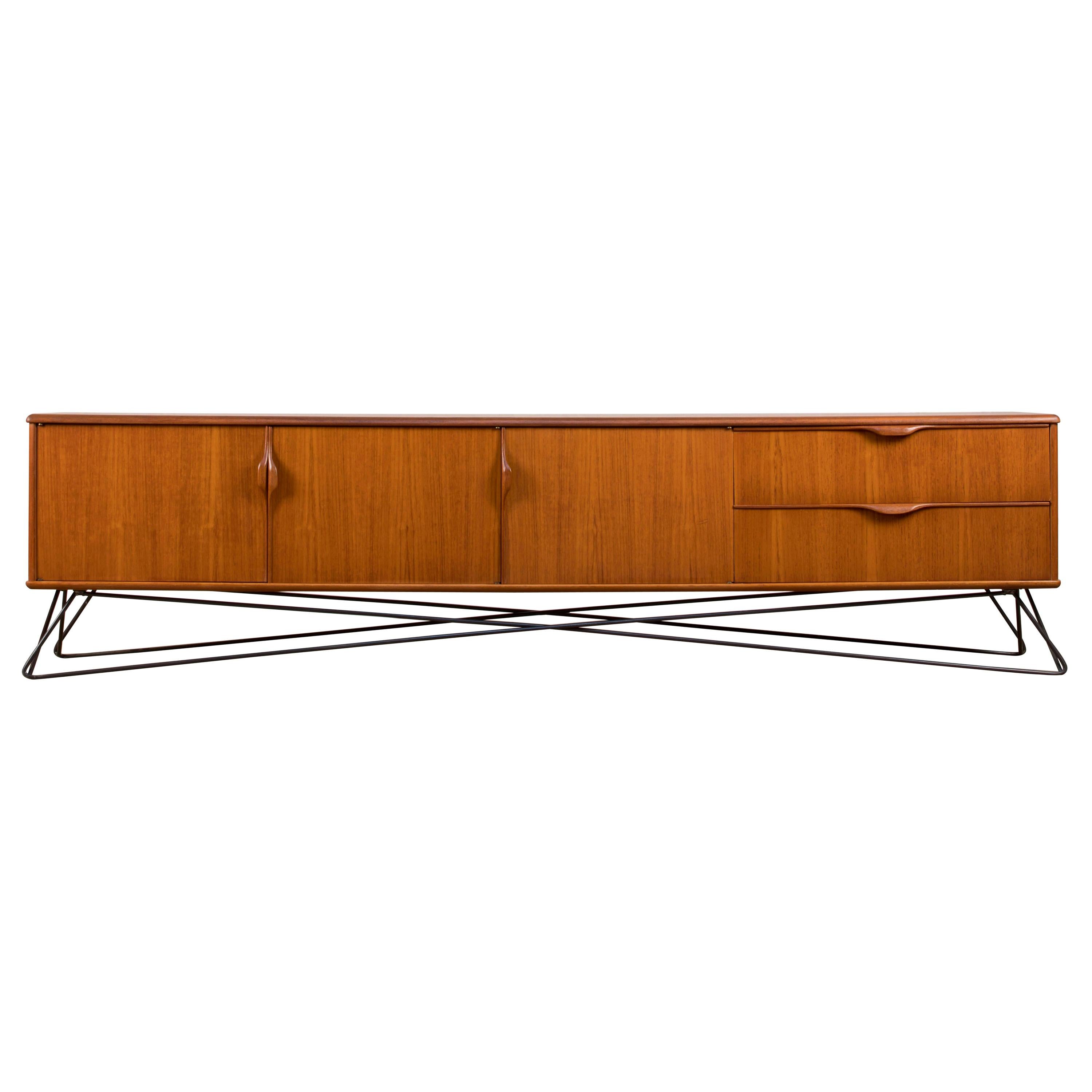 Minimalist & Organic Design German sideboard - 1960