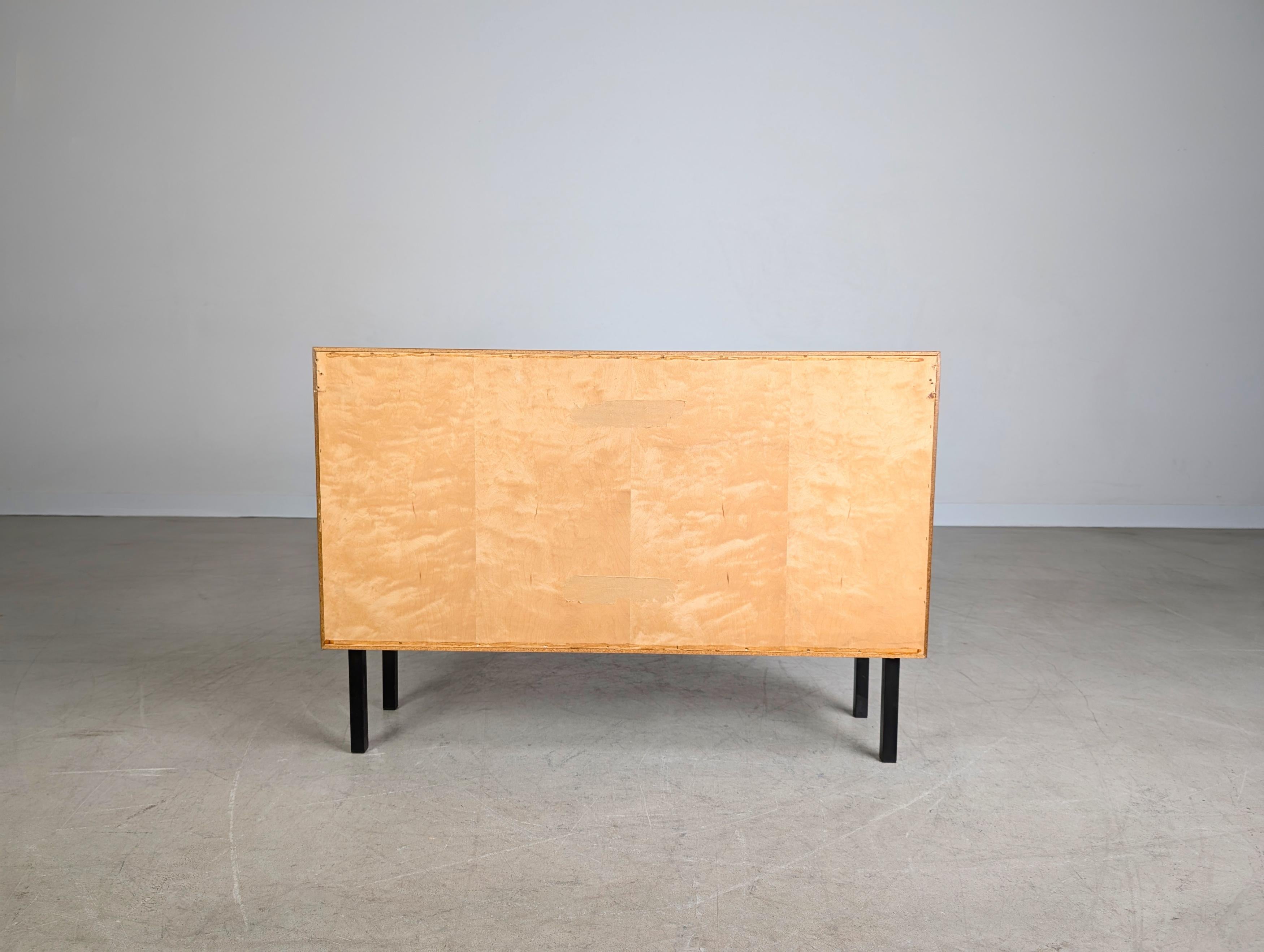 Midcentury Sideboard Nussbaum Anrichte Vintage 1960 Kommode im Zustand „Gut“ im Angebot in Berlin, DE