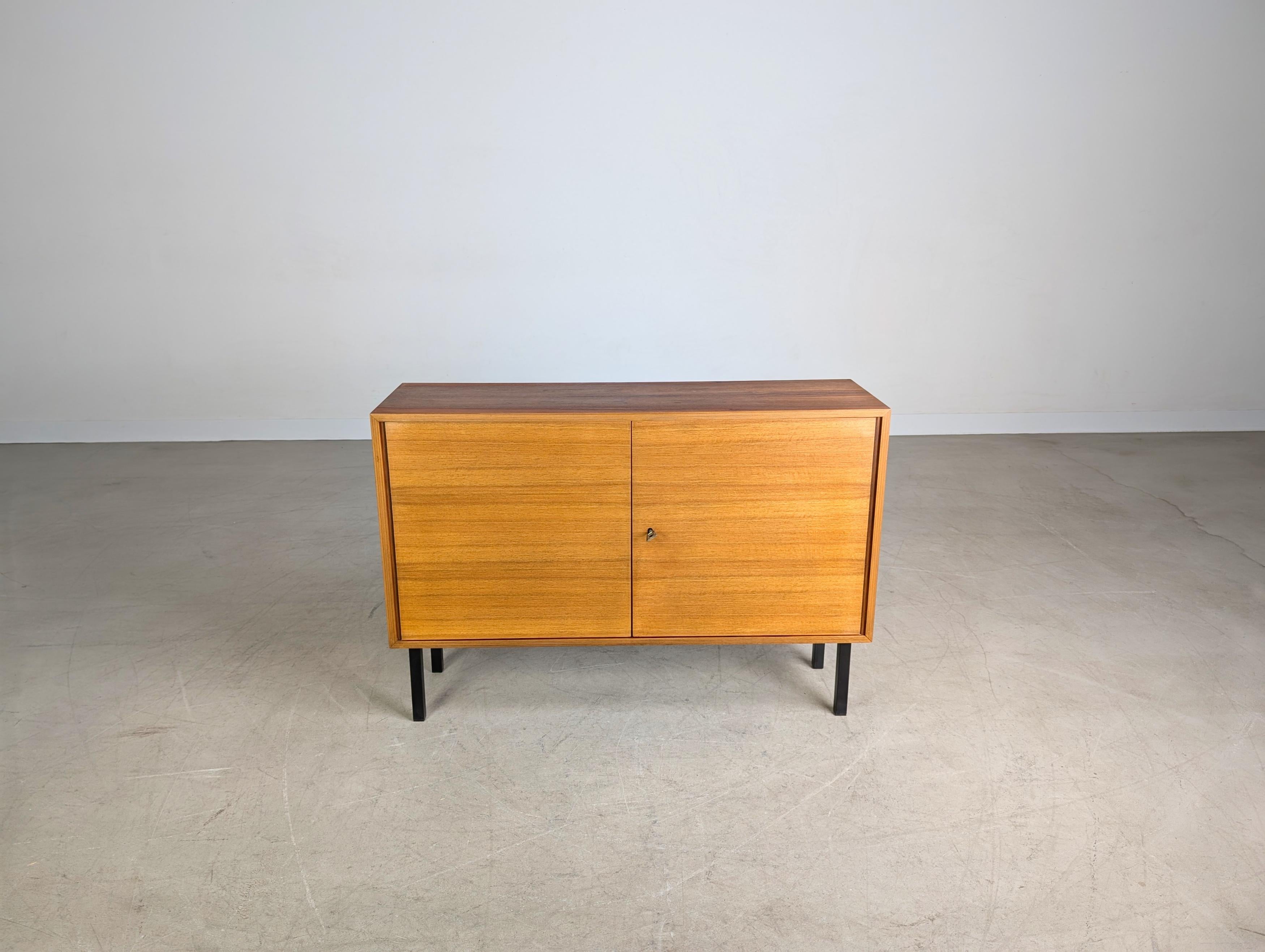 Mid-Century Modern Midcentury Sideboard Nussbaum Anrichte Vintage 1960 Kommode II For Sale