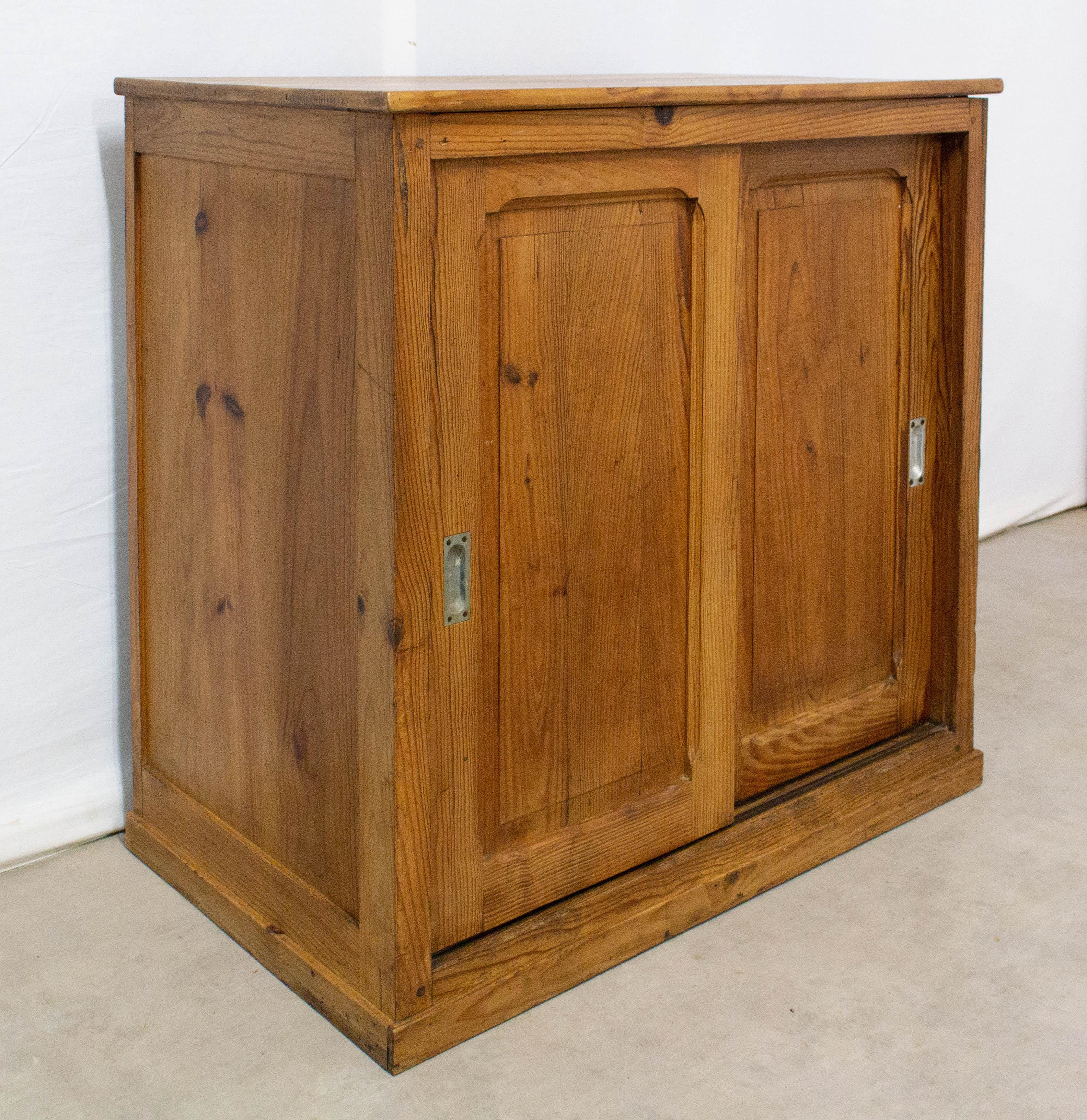 Midcentury sideboard credenza buffet sliding doors, circa 1950
Massive pine

In good condition with characterful signs minor signs of age and use

For shipping: 101/103/61 cm 52 kg.
 