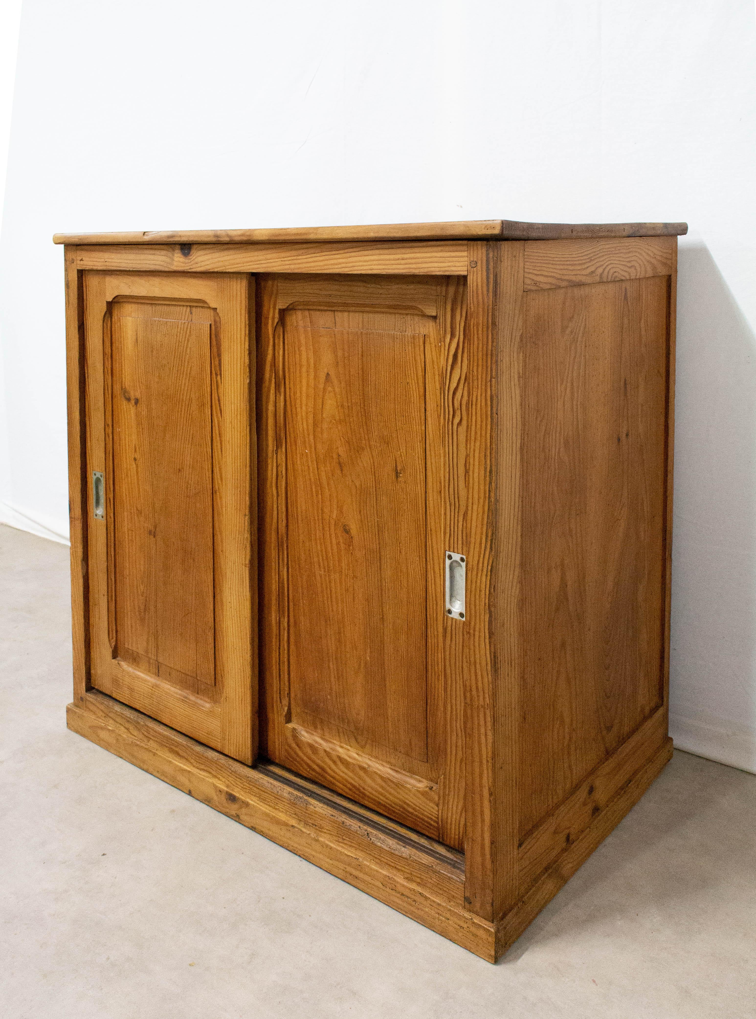 Mid-Century Modern Midcentury Sideboard Sliding Doors Credenza Buffet, circa 1950 For Sale