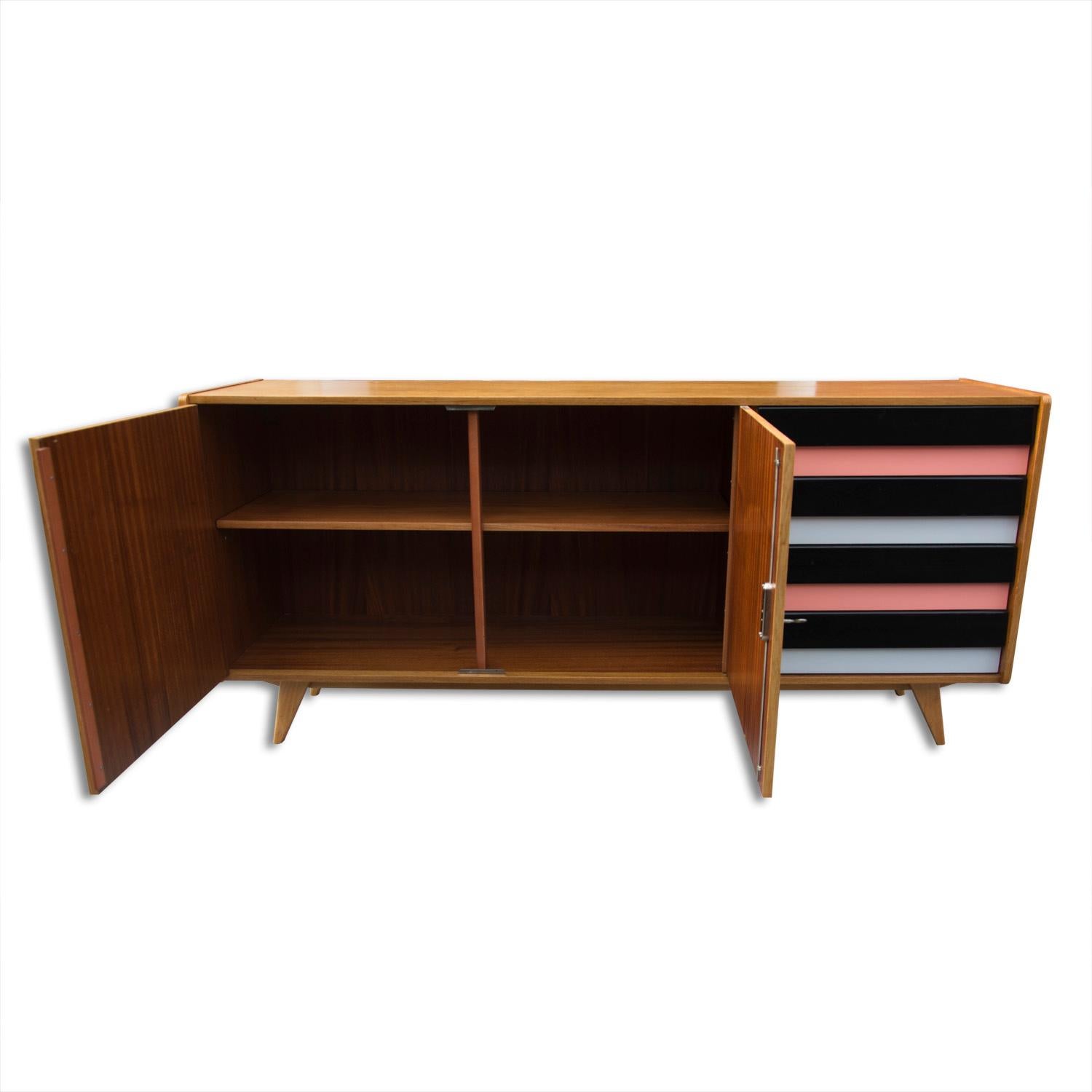 Midcentury Sideboard U-460 by Jiří Jiroutek for Interier Praha, 1960s In Good Condition In Prague 8, CZ