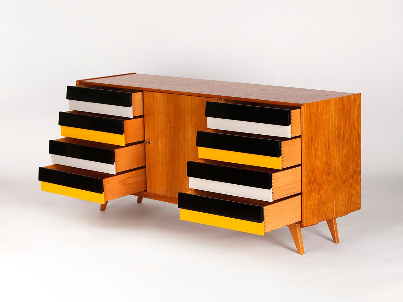 Sideboard U 460 aus der Mitte des Jahrhunderts von Jiri Jiroutek für Interier Praha, 1960er Jahre (Tschechisch) im Angebot