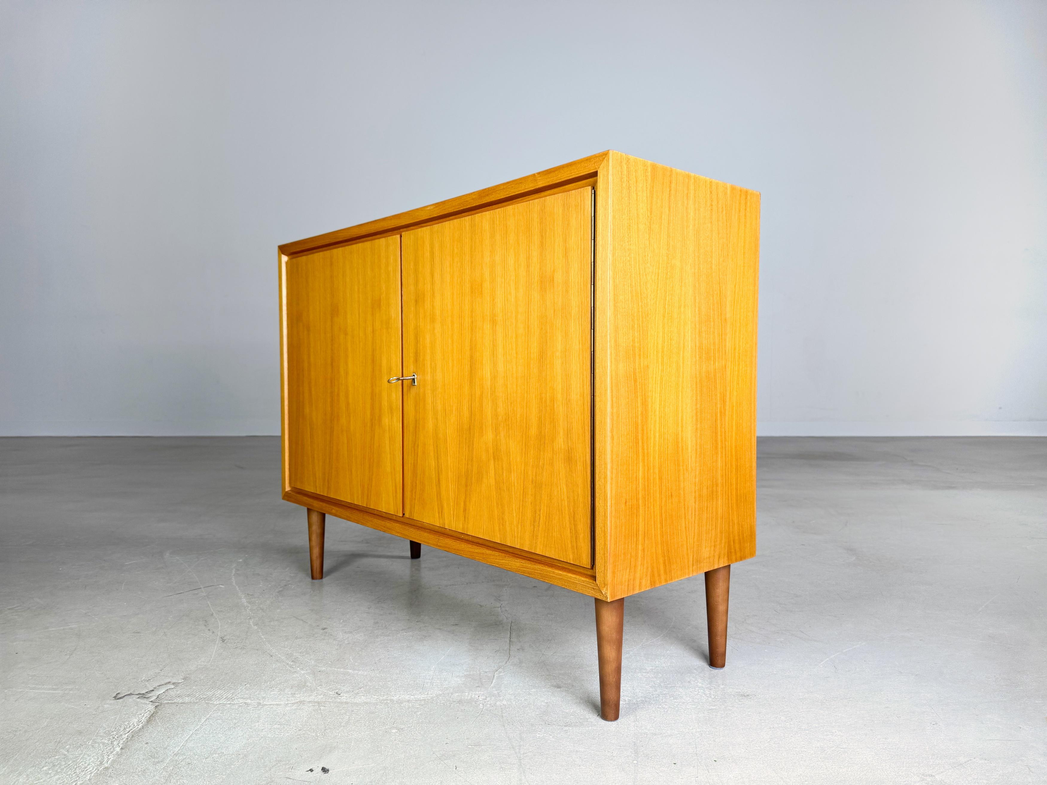 Midcentury Sideboard WK Möbel Nussbaum 1960er Vintage Kommode For Sale 2