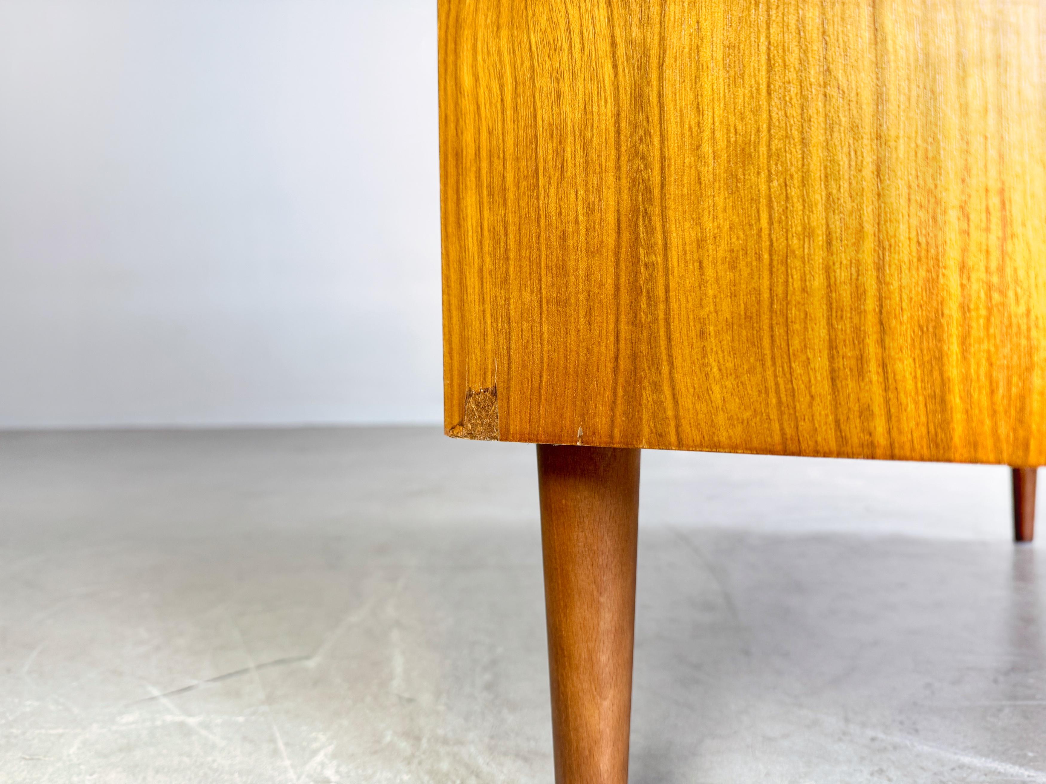 Midcentury Sideboard WK Möbel Nussbaum 1960er Vintage Kommode II (Moderne der Mitte des Jahrhunderts) im Angebot