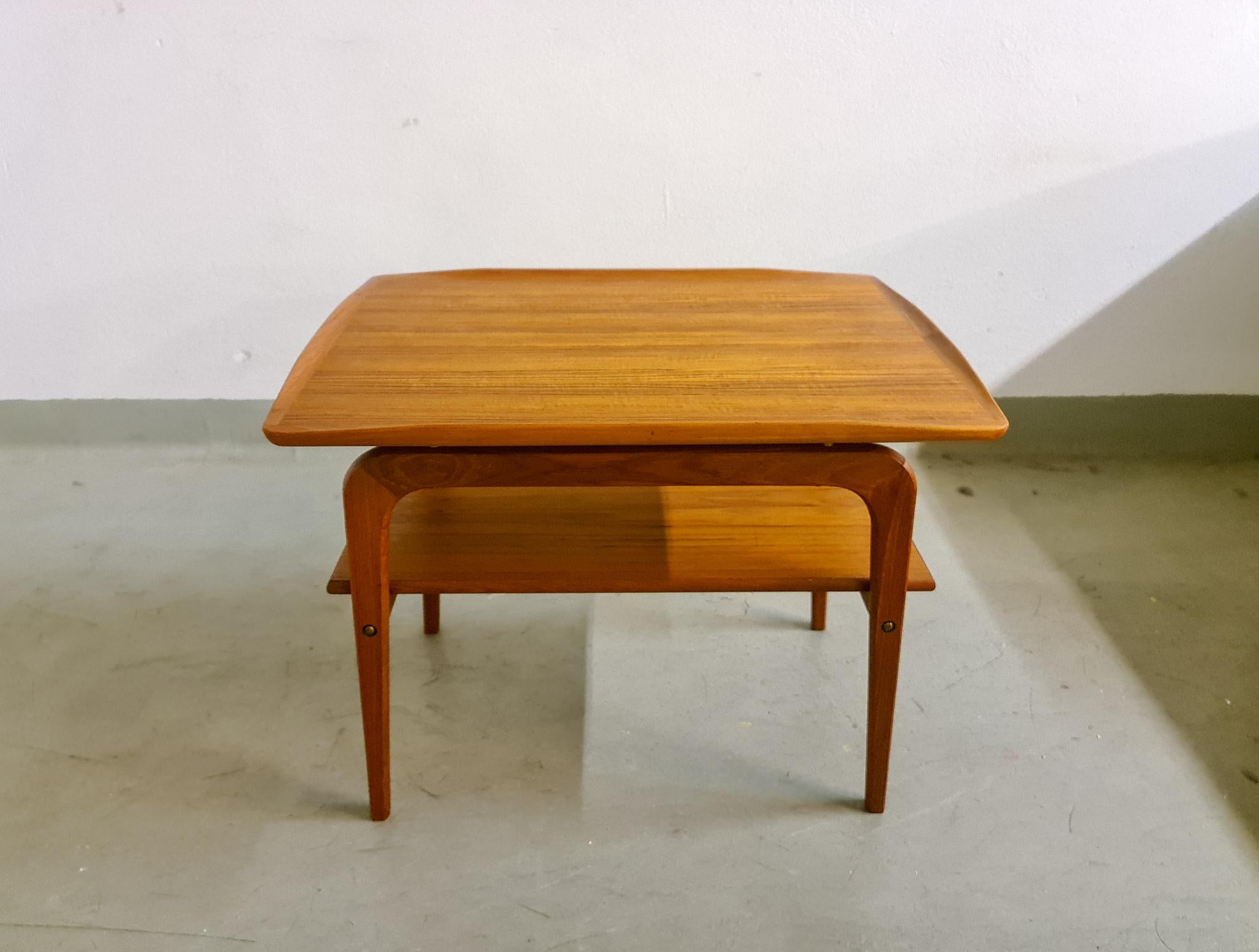 Mid-Century Modern Midcentury Sidetable Arne Hovmand-Olsen for Mogens Kold in Teak